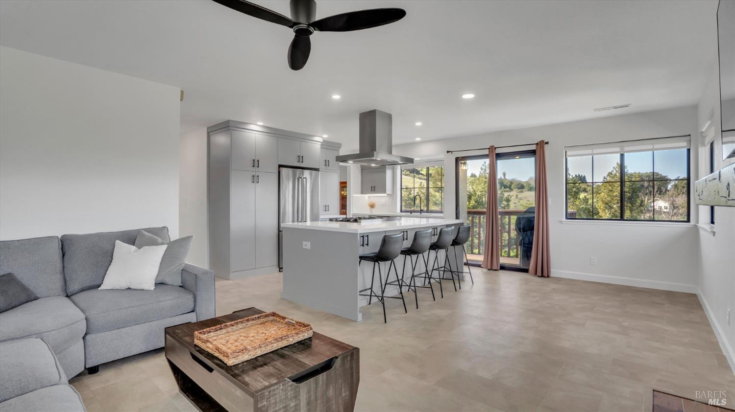 Detail Gallery Image 28 of 57 For 641 Lois Ln, El Sobrante,  CA 94803 - 4 Beds | 2/1 Baths