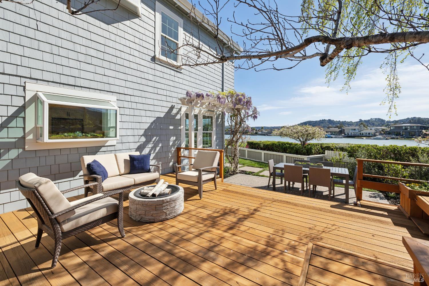 Detail Gallery Image 38 of 47 For 11 Gretchen Pl, Greenbrae,  CA 94904 - 4 Beds | 2/1 Baths