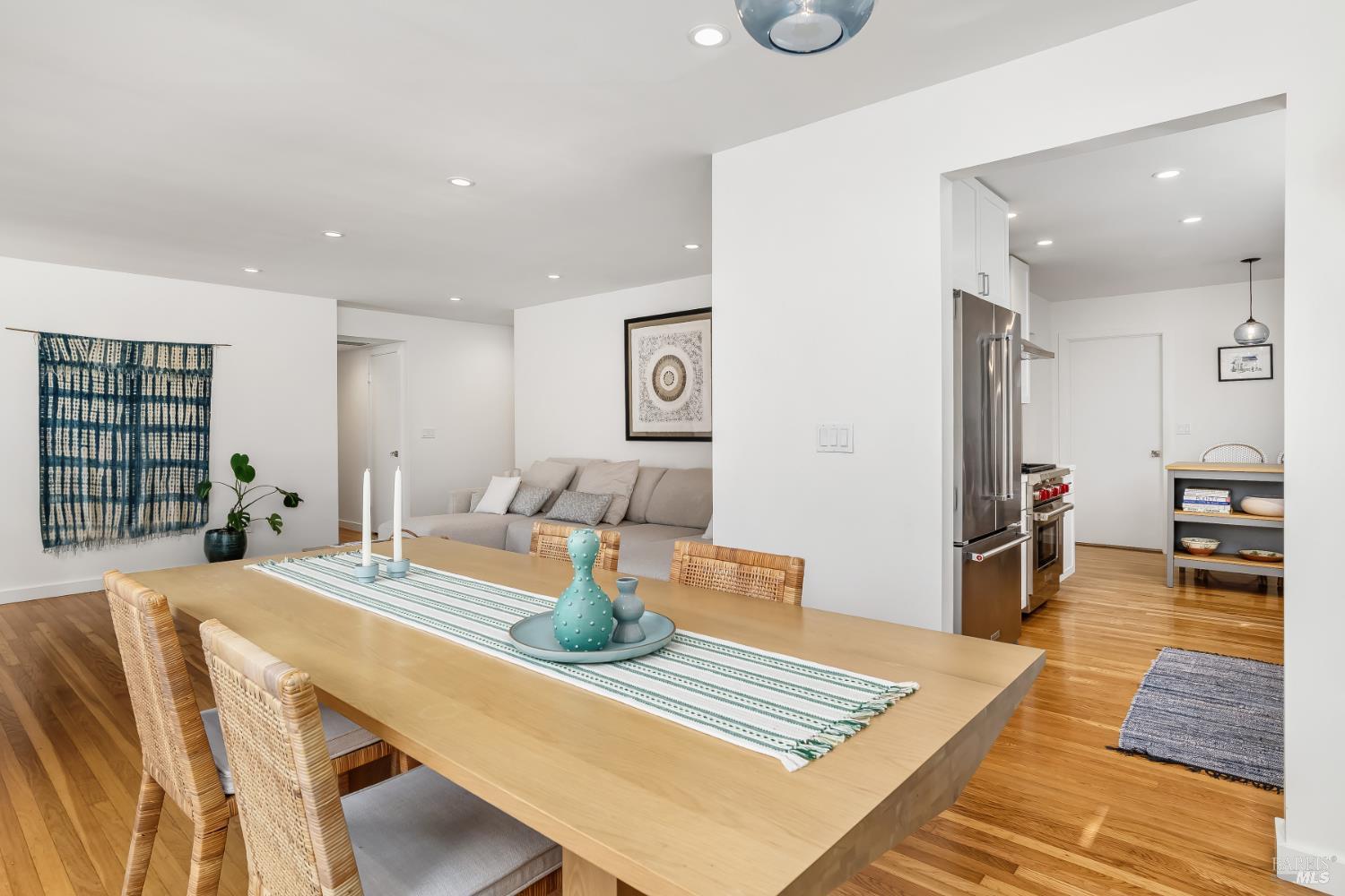 Detail Gallery Image 5 of 20 For 281 San Carlos Way, Novato,  CA 94945 - 3 Beds | 2 Baths