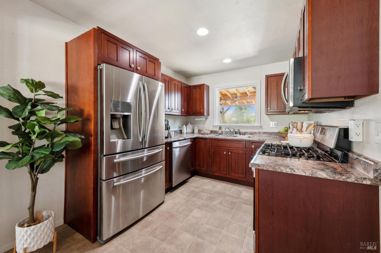 Detail Gallery Image 22 of 71 For 3056 Spring Creek Dr, Santa Rosa,  CA 95405 - 3 Beds | 1 Baths