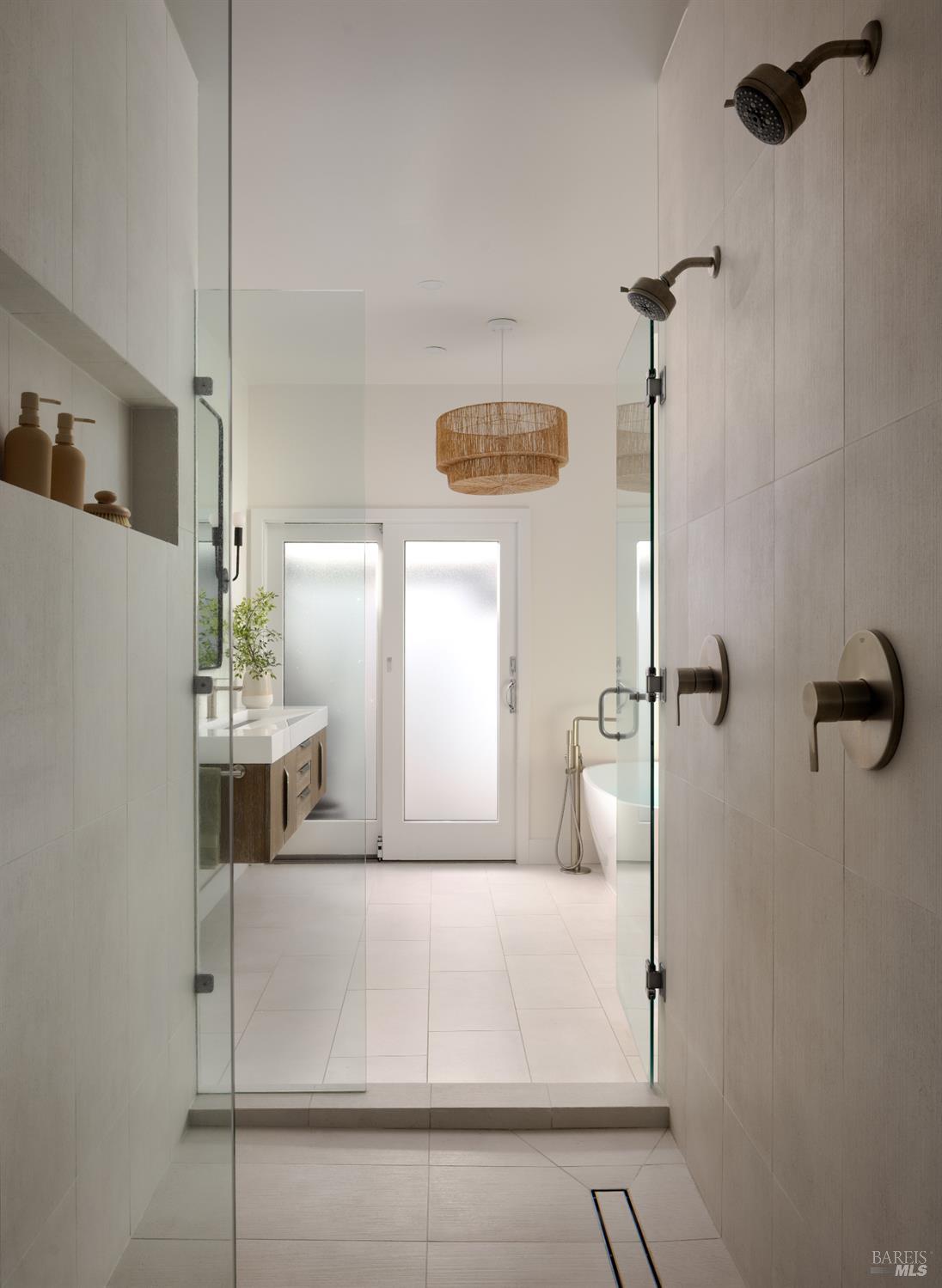 Detail Gallery Image 29 of 53 For 114 Jamaica St, Tiburon,  CA 94920 - 4 Beds | 4/1 Baths