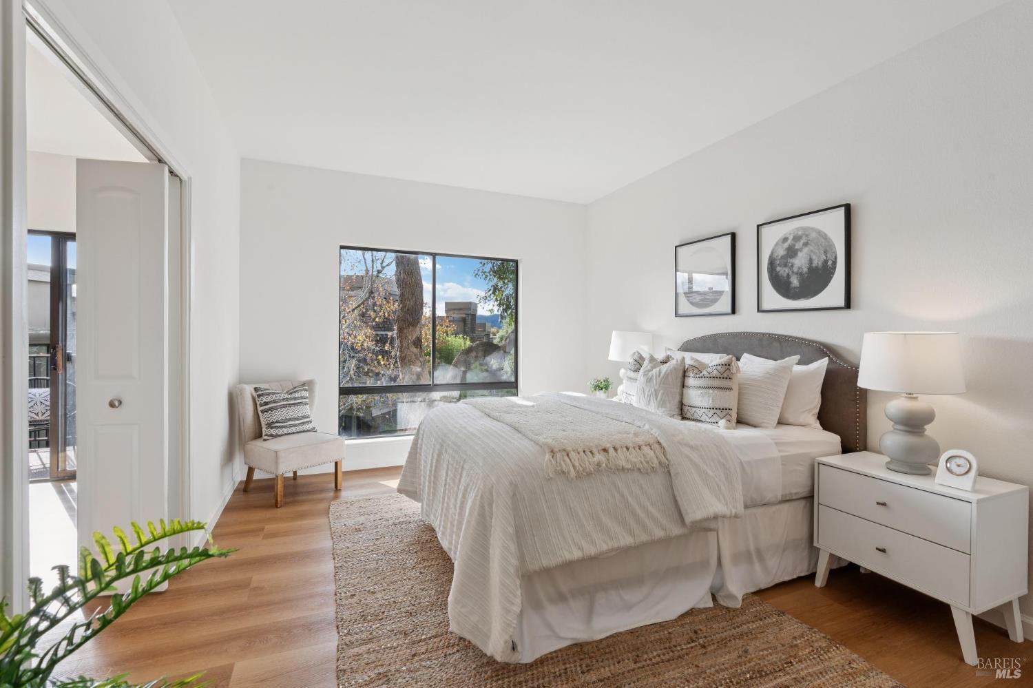 Detail Gallery Image 11 of 24 For 574 Seaver Dr, Mill Valley,  CA 94941 - 1 Beds | 1 Baths