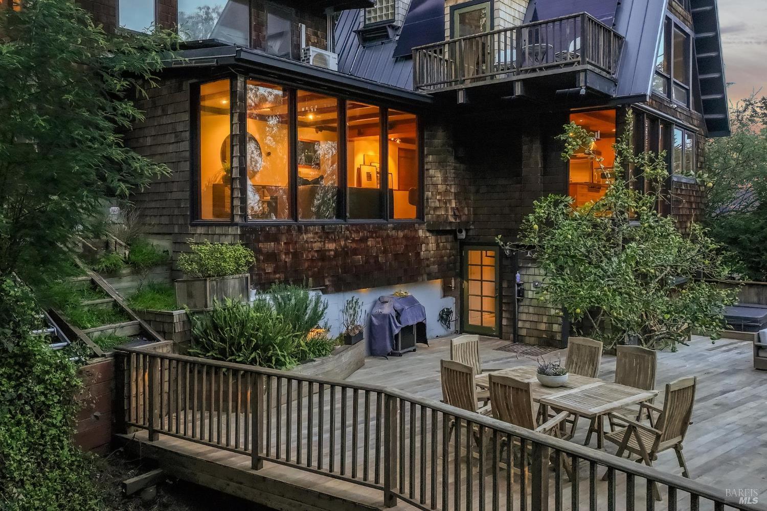 Detail Gallery Image 30 of 41 For 40 Mountain Ln, Mill Valley,  CA 94941 - 3 Beds | 2/1 Baths