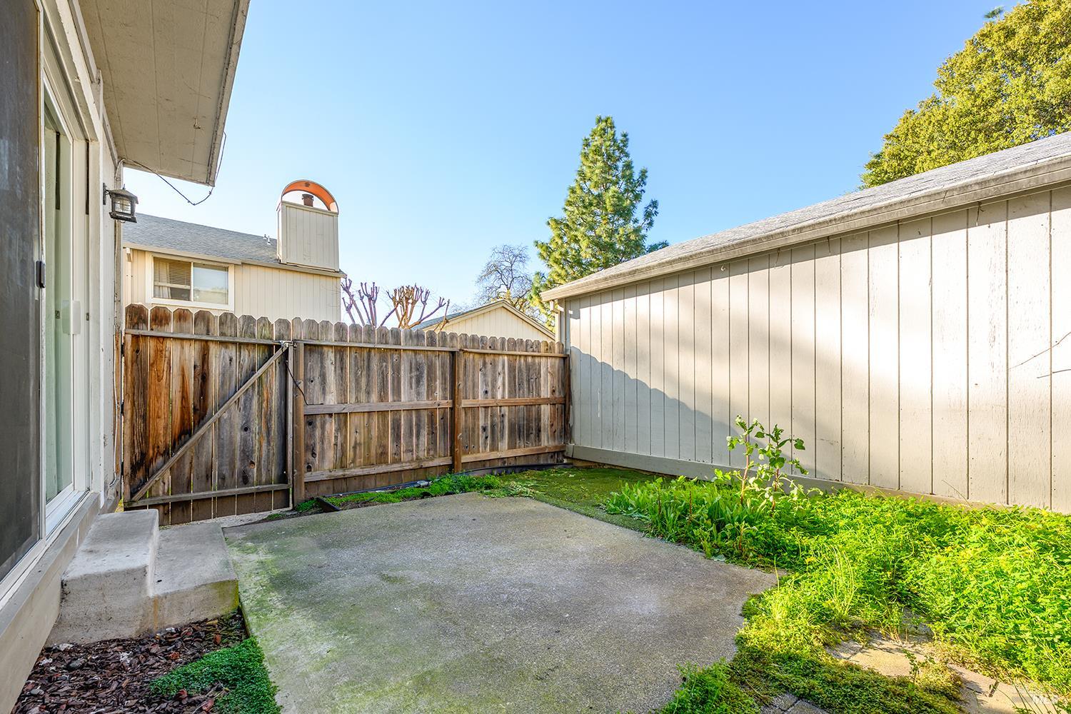 Detail Gallery Image 20 of 23 For 31 Front St #E,  Healdsburg,  CA 95448 - 3 Beds | 1/1 Baths
