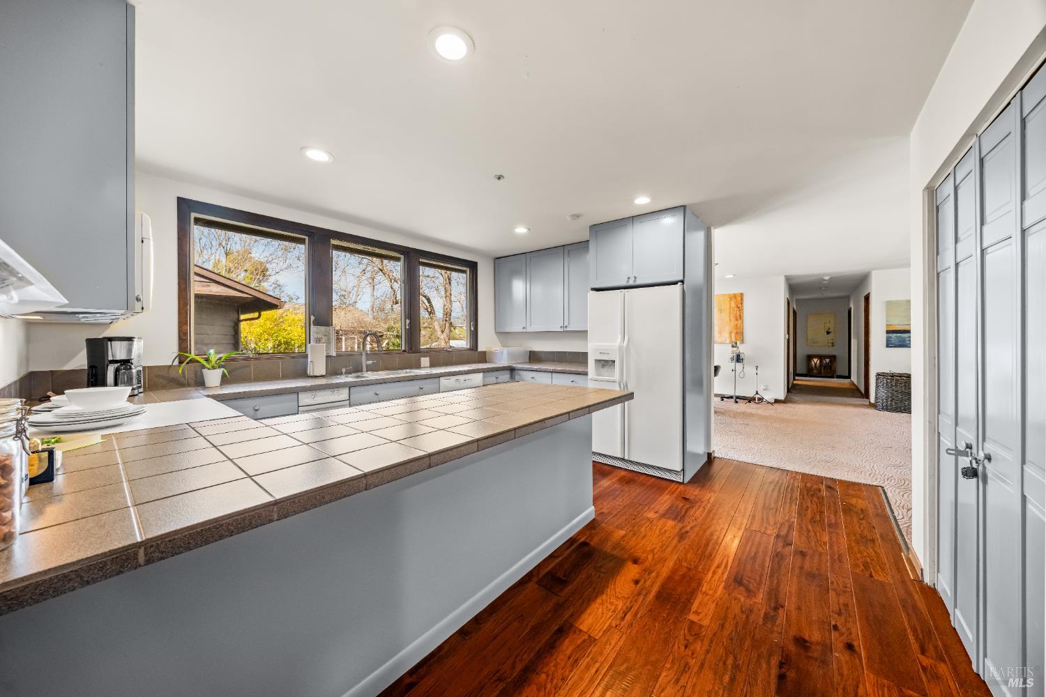 Detail Gallery Image 14 of 45 For 8 Circle Rd, San Rafael,  CA 94903 - 10 Beds | 6/1 Baths