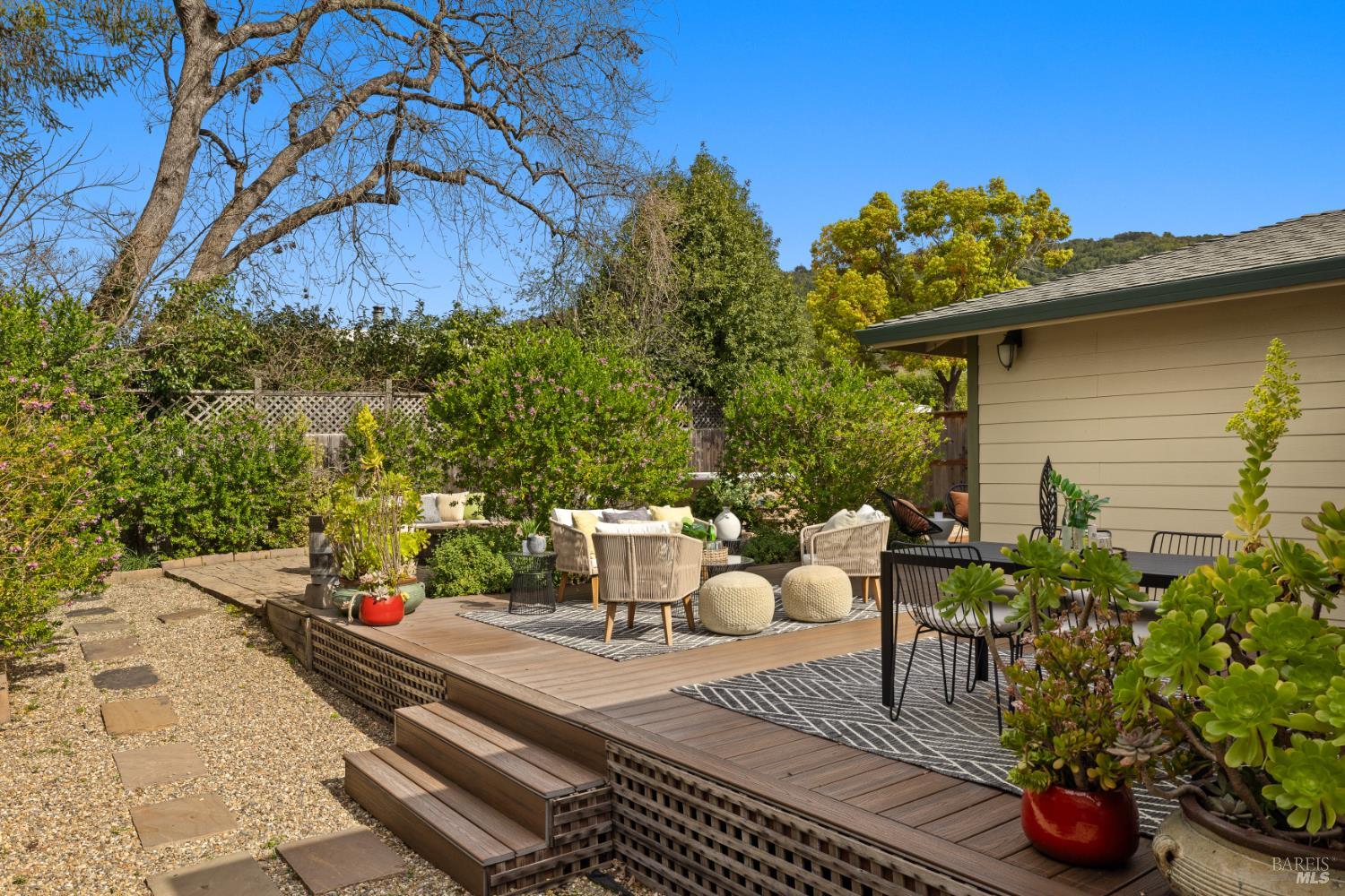 Detail Gallery Image 27 of 37 For 16 Washington Ave, San Rafael,  CA 94903 - 4 Beds | 2 Baths