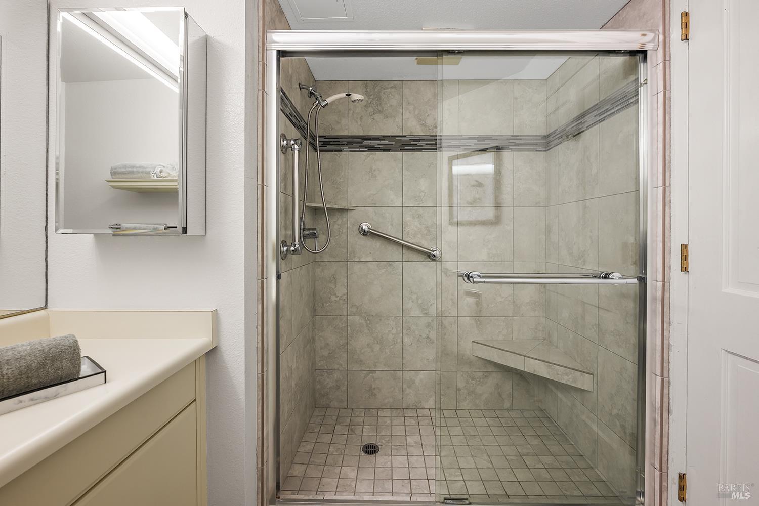 Detail Gallery Image 16 of 34 For 100 Thorndale Dr #353,  San Rafael,  CA 94903 - 1 Beds | 1/1 Baths