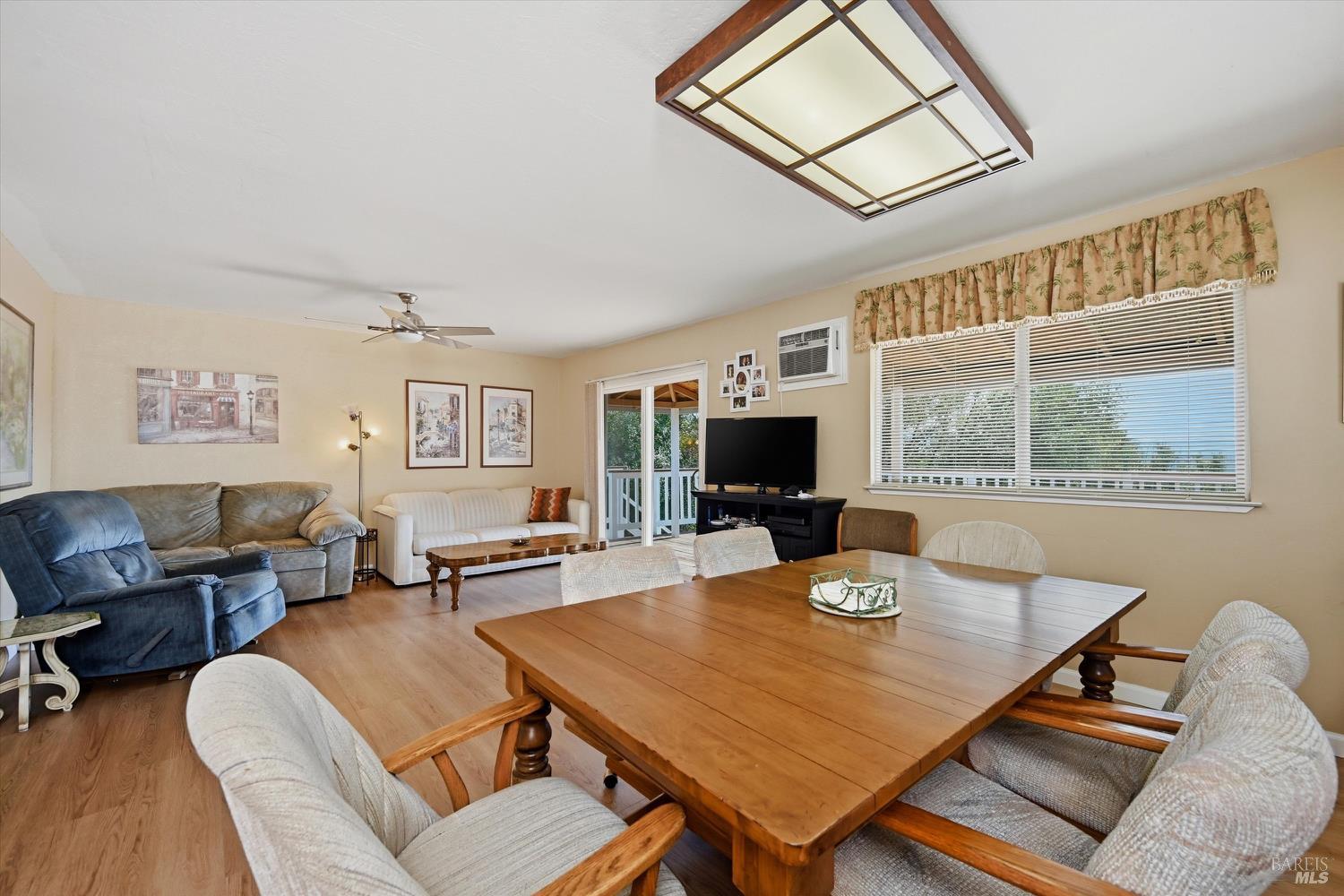 Detail Gallery Image 17 of 35 For 16625 Pinecrest Ct, Hidden Valley Lake,  CA 95467 - 2 Beds | 3 Baths