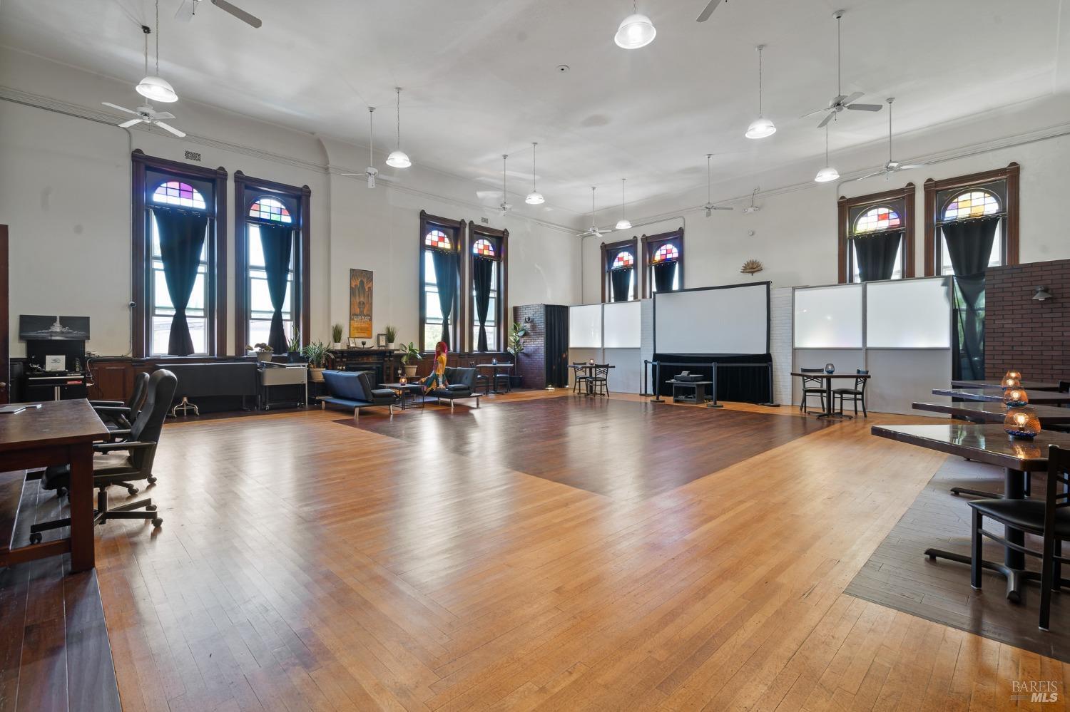 Detail Gallery Image 5 of 73 For 106 W J St, Benicia,  CA 94510 - – Beds | – Baths