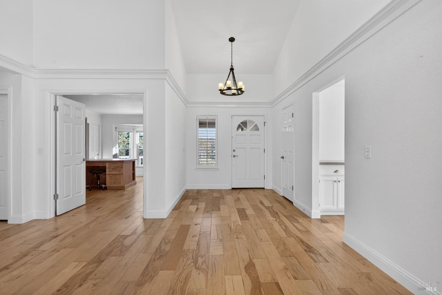 Detail Gallery Image 9 of 61 For 405 Crestridge Pl, Santa Rosa,  CA 95409 - 3 Beds | 2/1 Baths