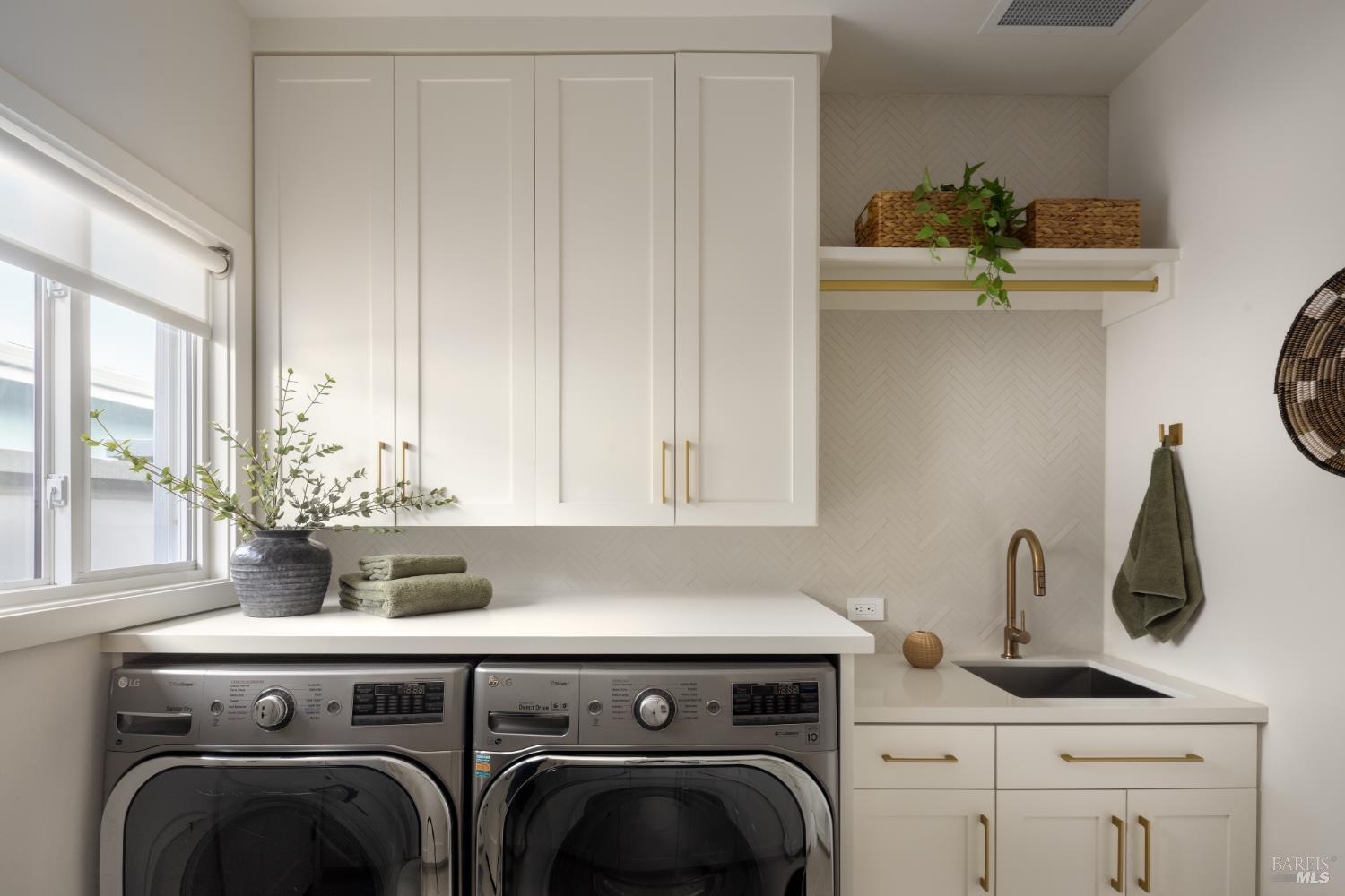 Detail Gallery Image 42 of 53 For 114 Jamaica St, Tiburon,  CA 94920 - 4 Beds | 4/1 Baths