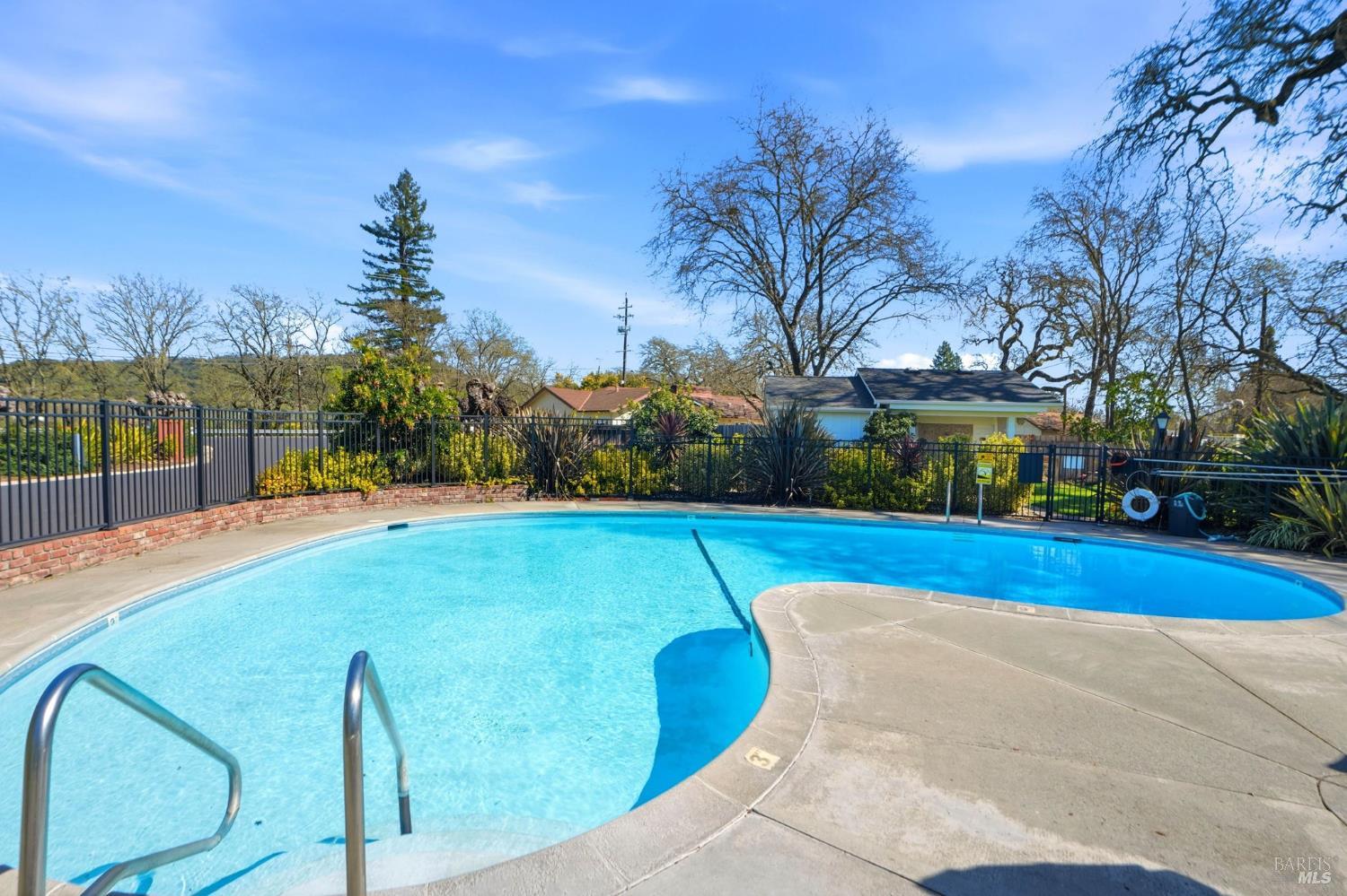 Detail Gallery Image 34 of 35 For 59 Colonial Park Dr, Santa Rosa,  CA 95403 - 2 Beds | 2 Baths