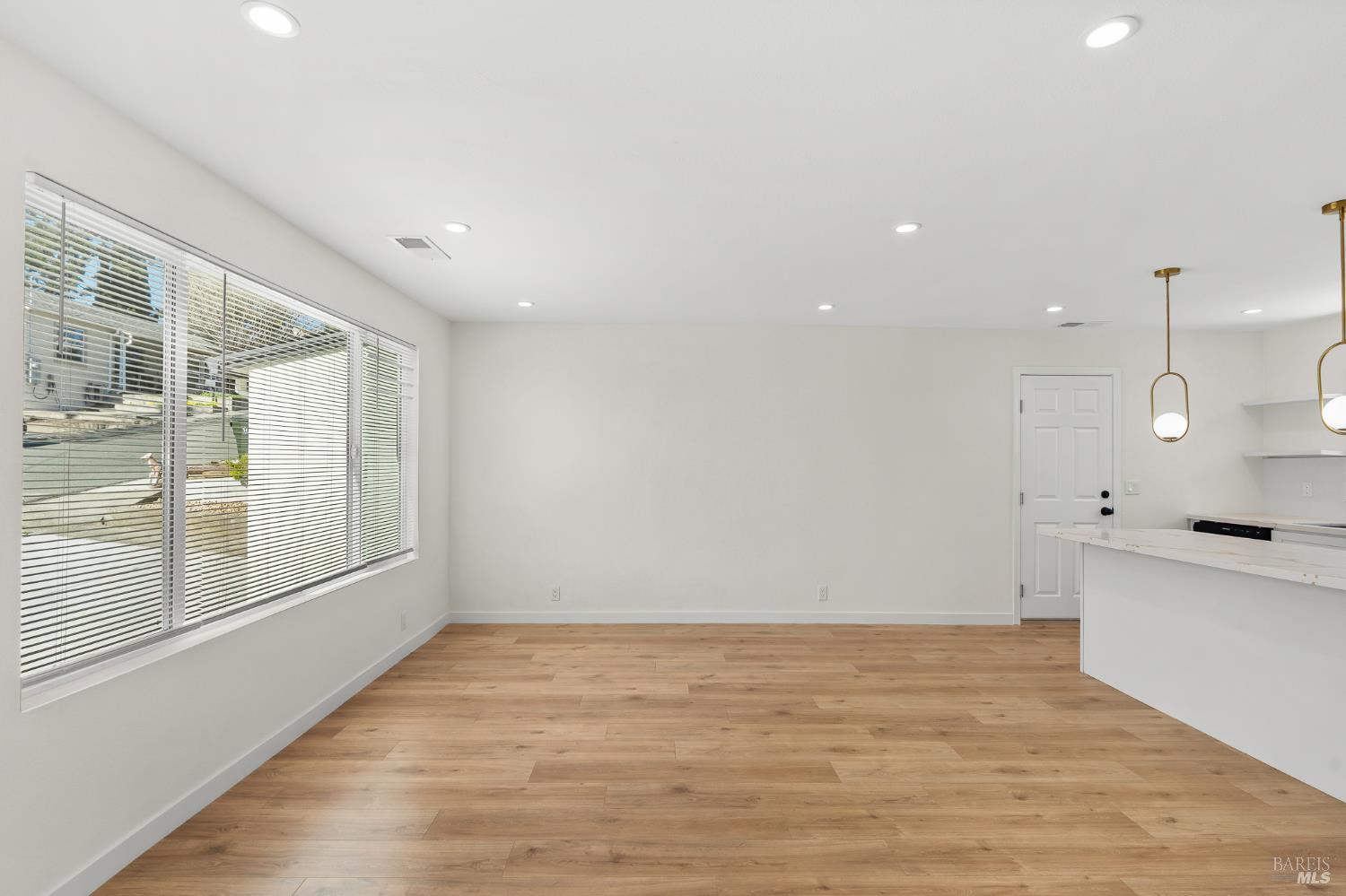 Detail Gallery Image 5 of 36 For 8 Corte Dorado Ct, Benicia,  CA 94510 - 2 Beds | 1 Baths