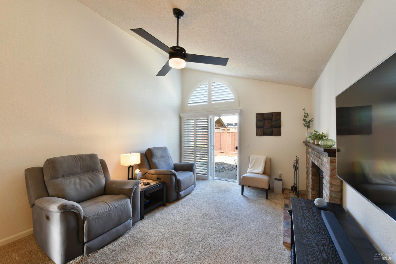 Detail Gallery Image 11 of 28 For 1388 Miramonte Pl, Rohnert Park,  CA 94928 - 3 Beds | 2 Baths