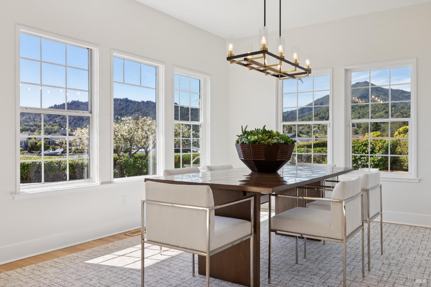 Detail Gallery Image 8 of 47 For 11 Gretchen Pl, Greenbrae,  CA 94904 - 4 Beds | 2/1 Baths