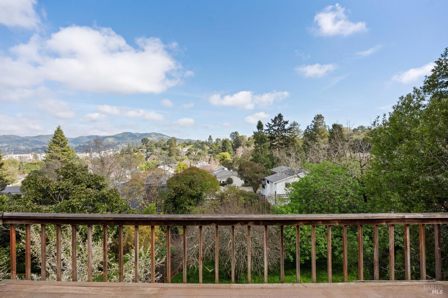 Detail Gallery Image 2 of 85 For 170 Irwin St, San Rafael,  CA 94901 - 3 Beds | 2 Baths