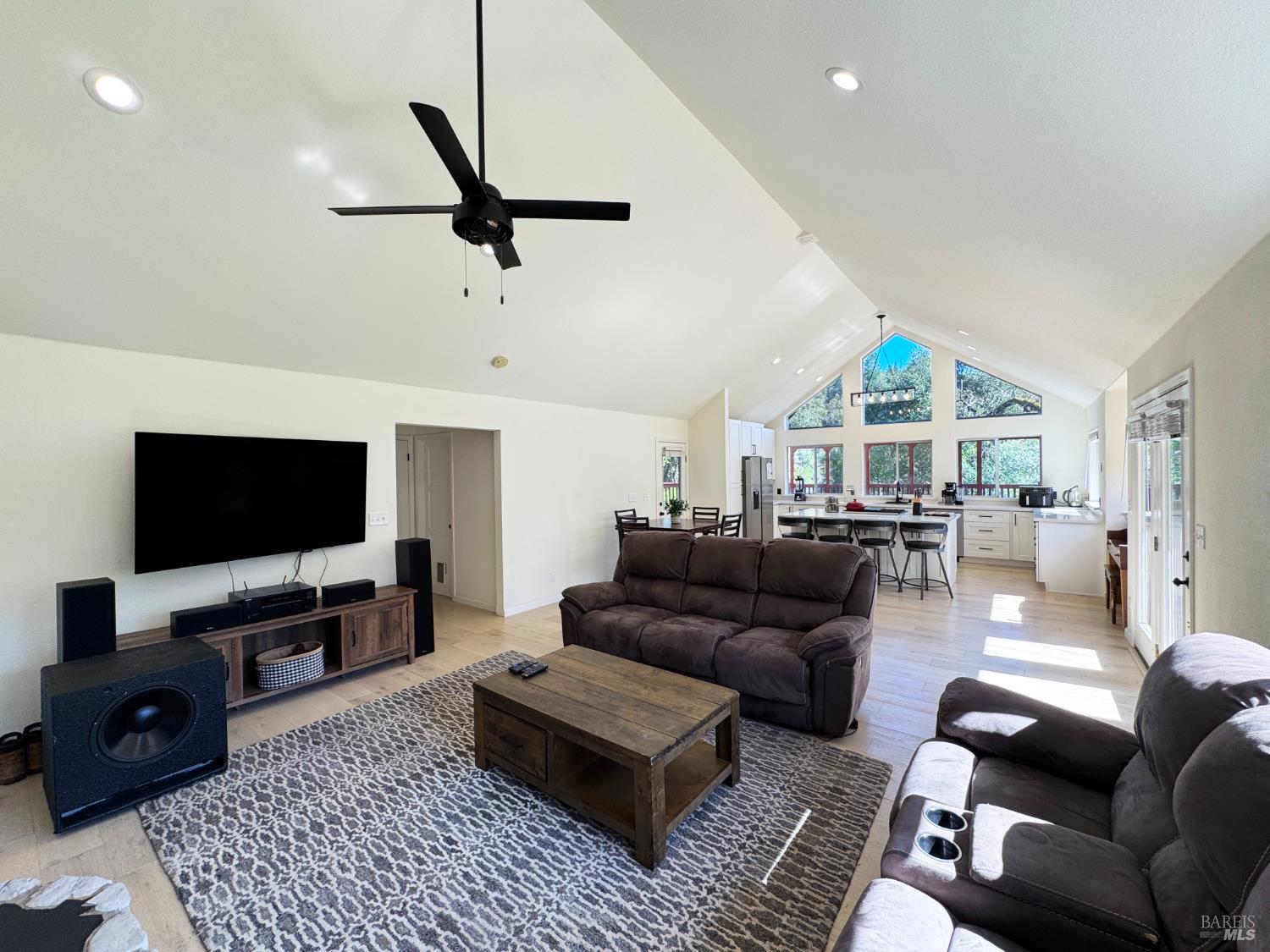 Detail Gallery Image 11 of 70 For 14605 Tomki Rd, Redwood Valley,  CA 95470 - 3 Beds | 2 Baths