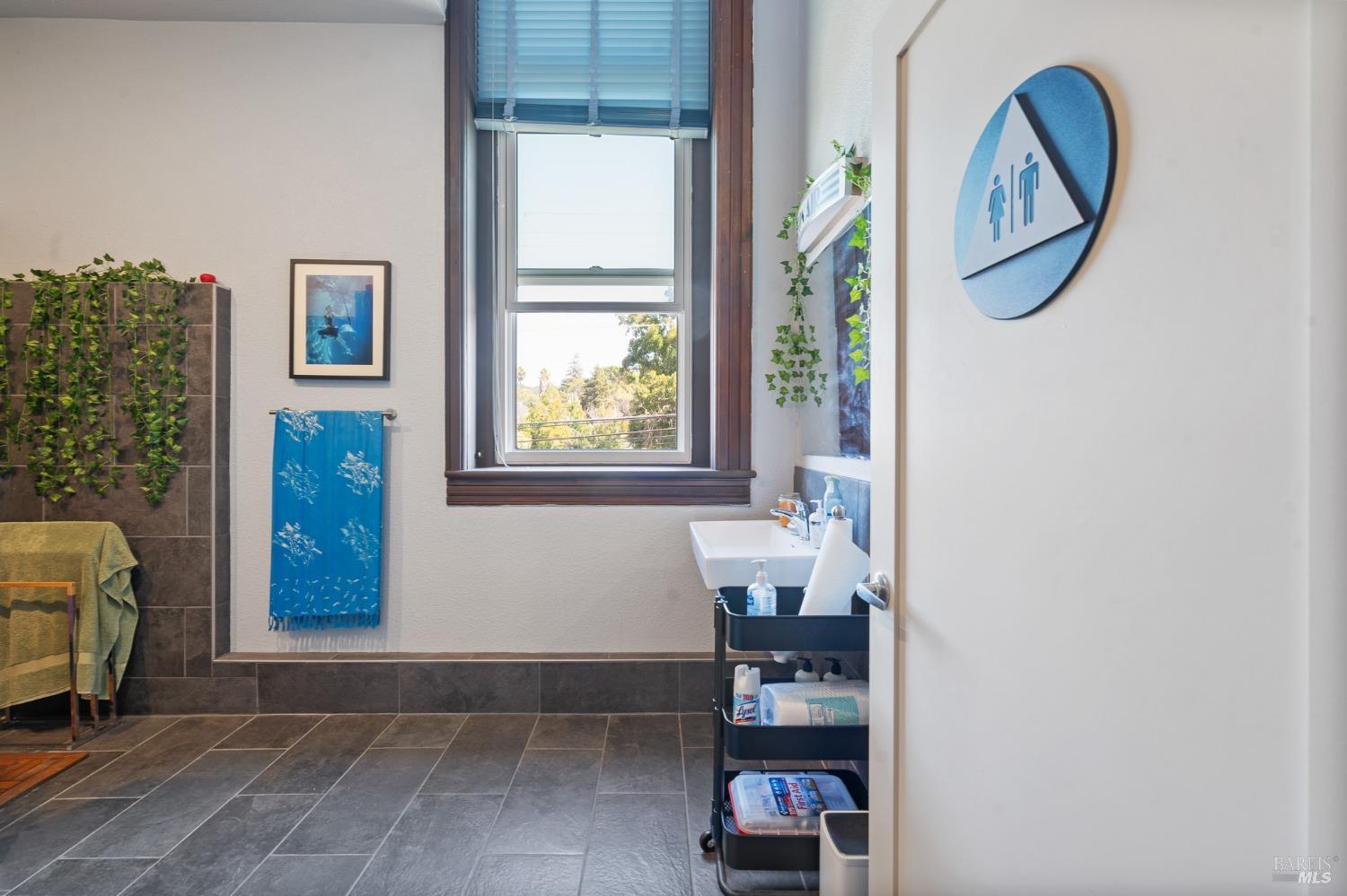 Detail Gallery Image 17 of 73 For 106 W J St, Benicia,  CA 94510 - – Beds | – Baths