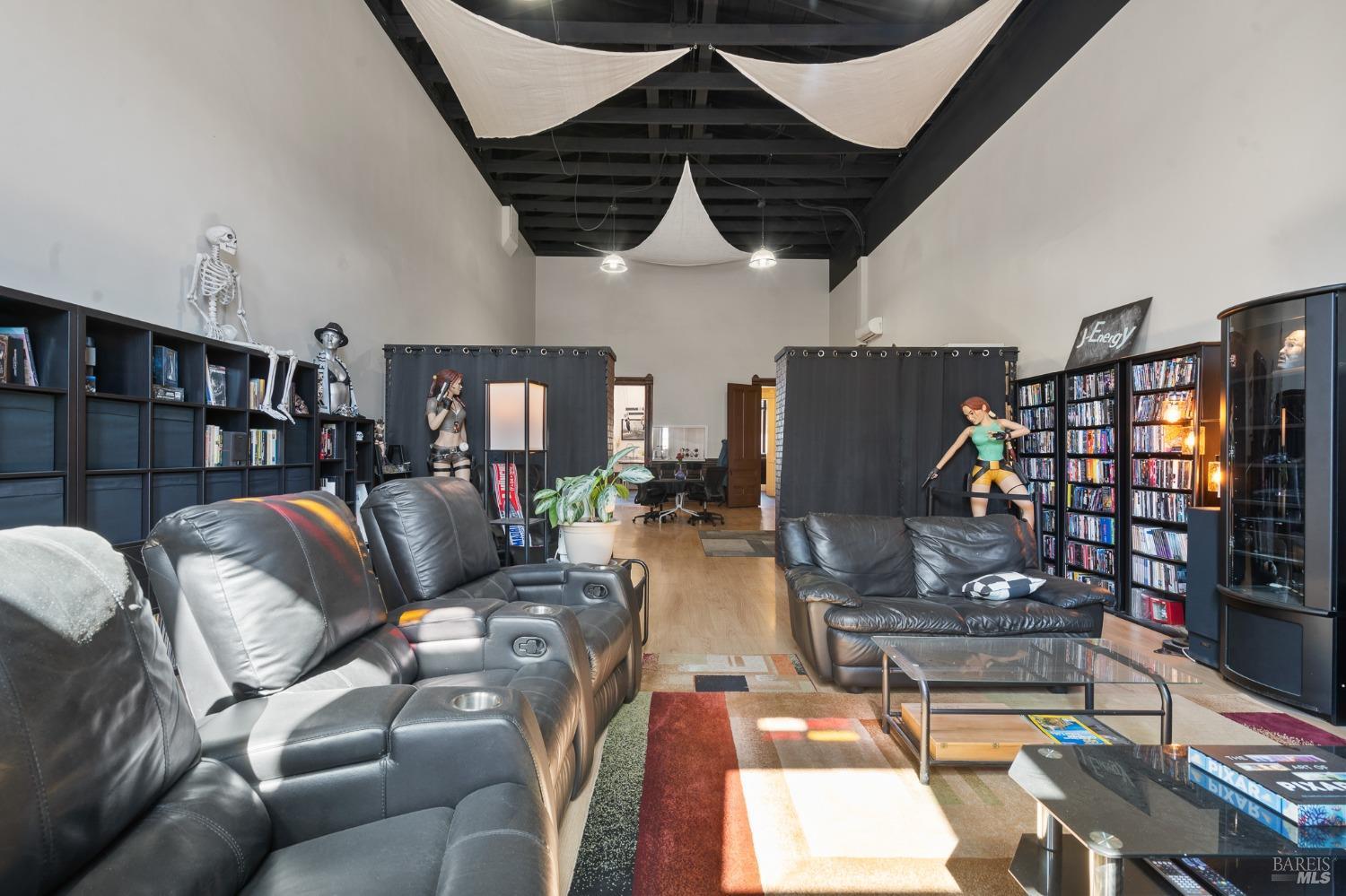 Detail Gallery Image 11 of 73 For 106 W J St, Benicia,  CA 94510 - – Beds | – Baths