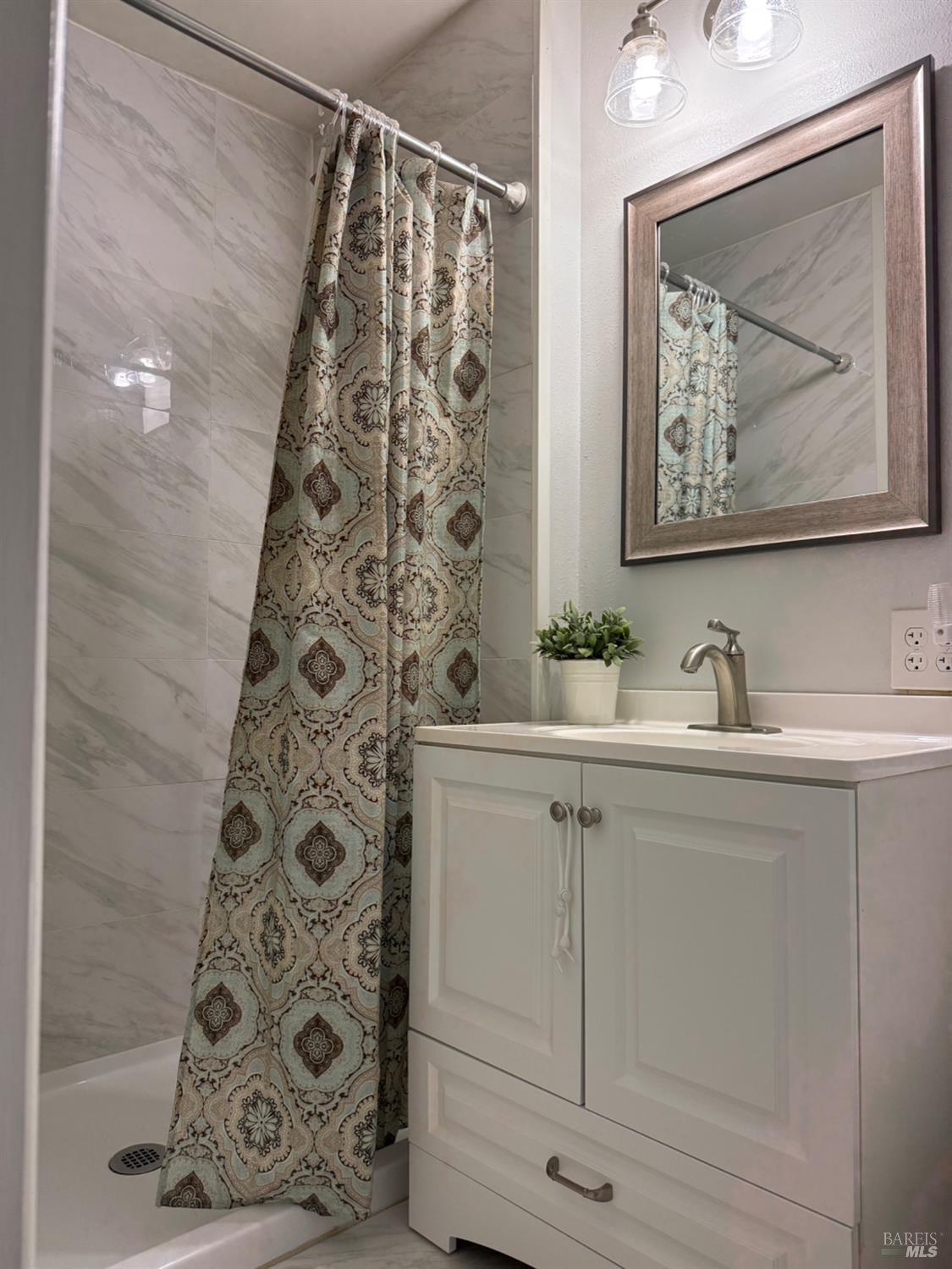 Detail Gallery Image 9 of 13 For 366 San Andreas St, Fairfield,  CA 94533 - 3 Beds | 2 Baths