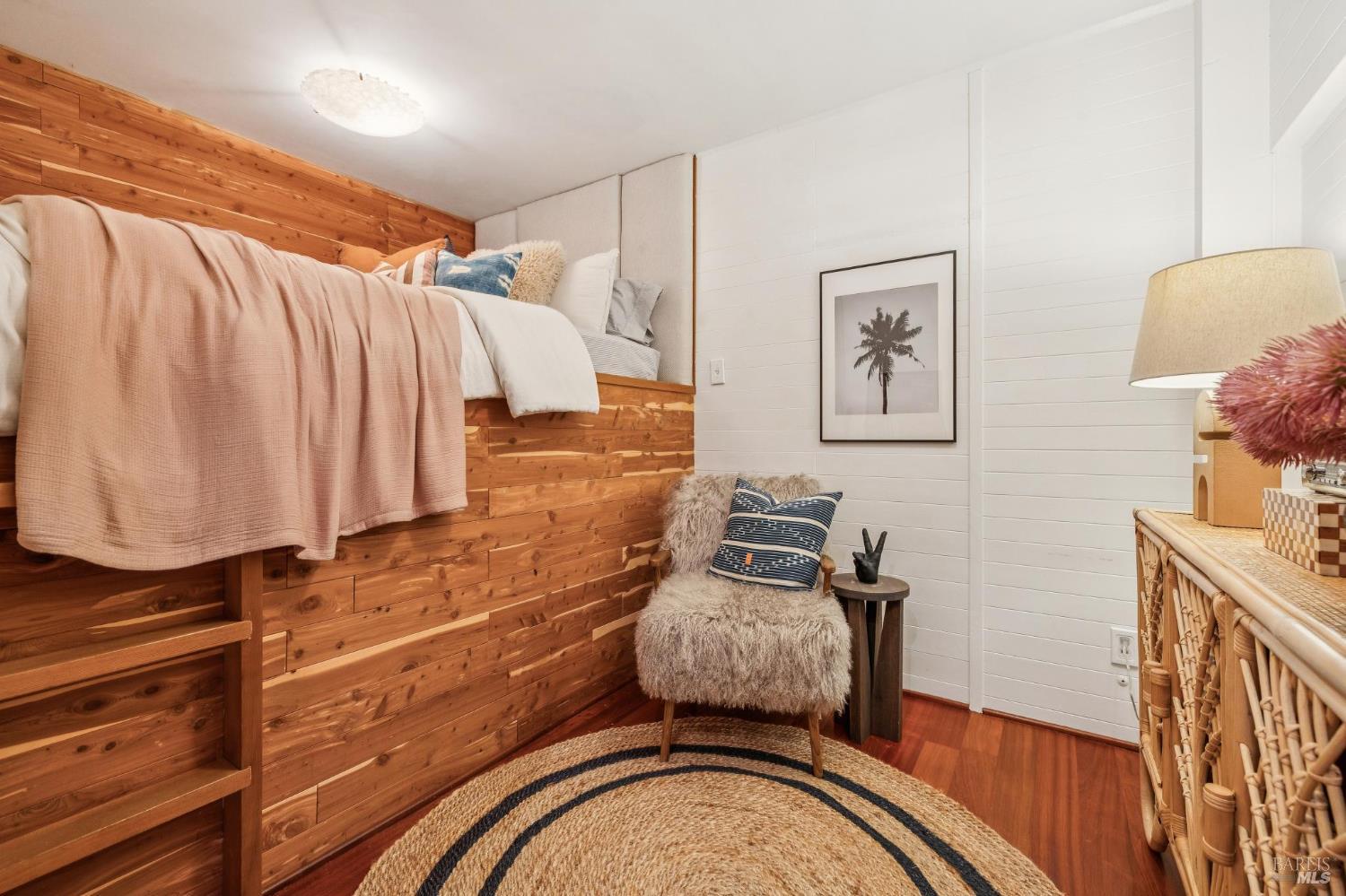 Detail Gallery Image 27 of 41 For 40 Mountain Ln, Mill Valley,  CA 94941 - 3 Beds | 2/1 Baths