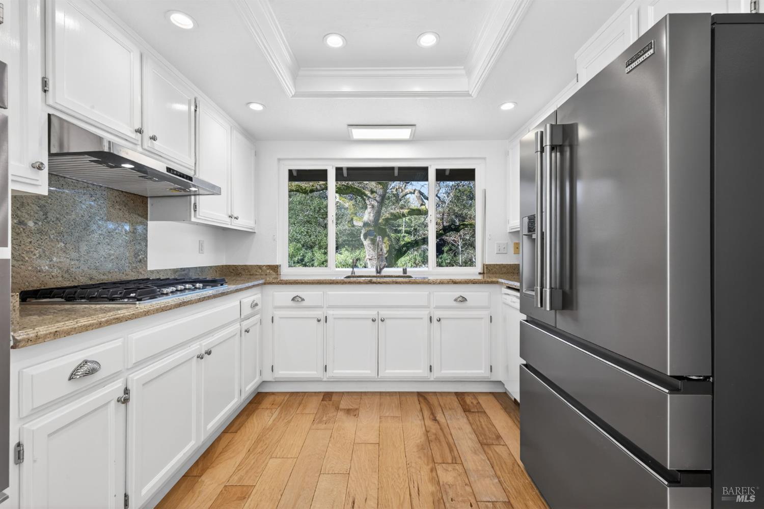 Detail Gallery Image 20 of 61 For 405 Crestridge Pl, Santa Rosa,  CA 95409 - 3 Beds | 2/1 Baths