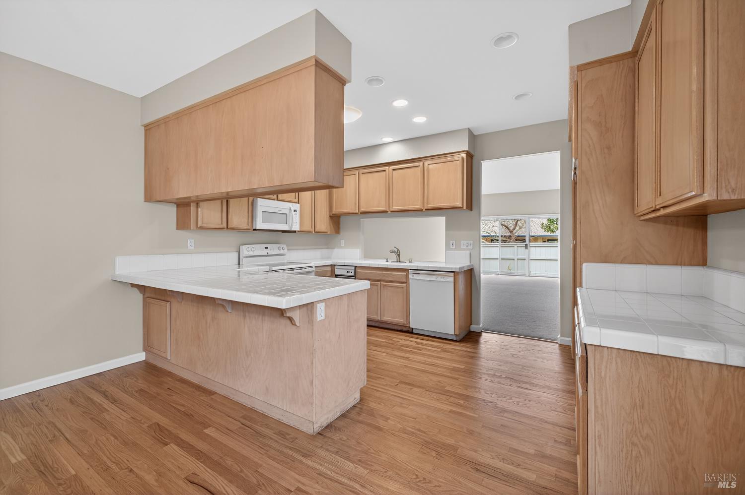 Detail Gallery Image 5 of 56 For 6745 Wintergreen Ct, Santa Rosa,  CA 95409 - 2 Beds | 2 Baths