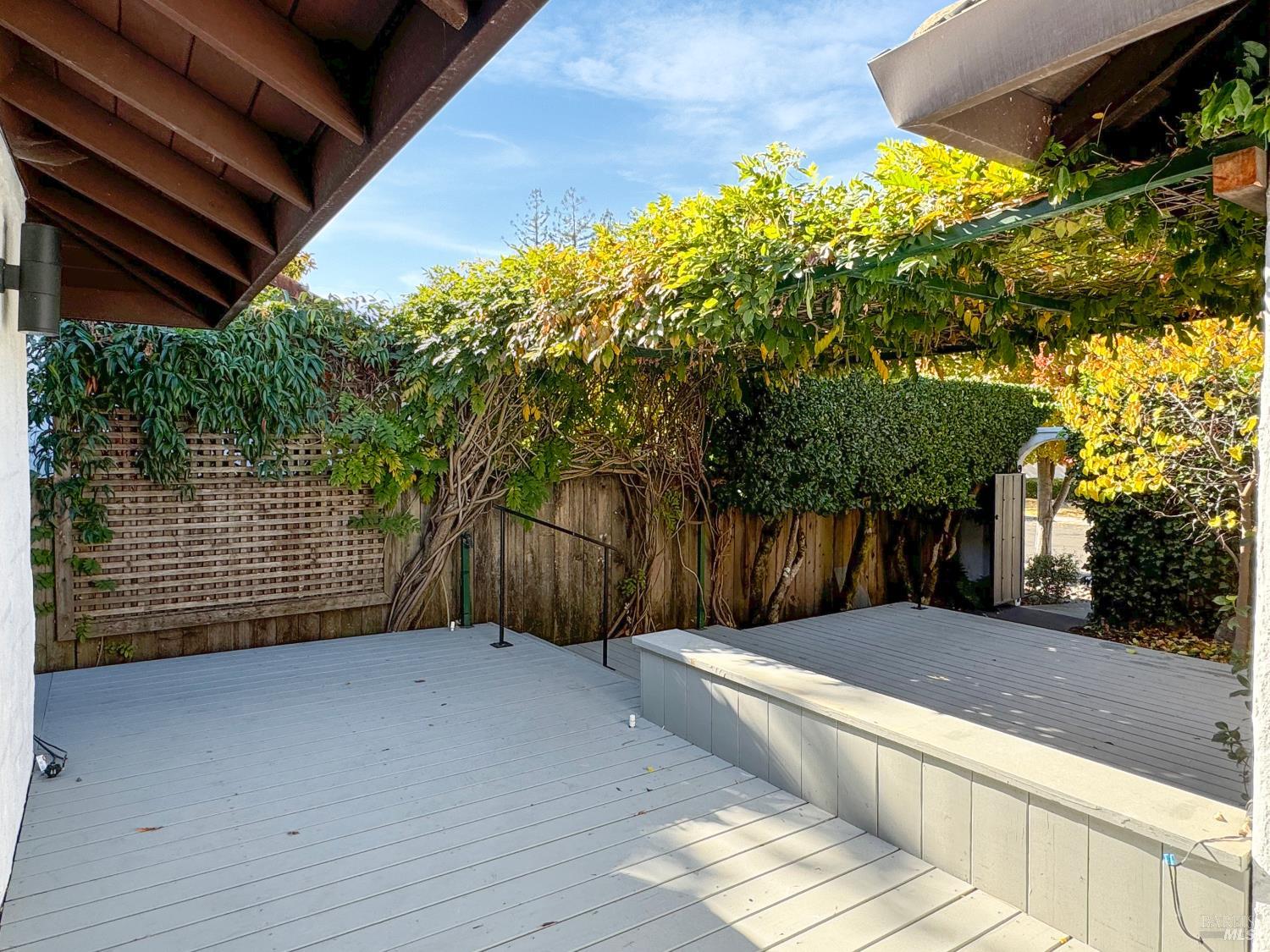 Detail Gallery Image 4 of 34 For 380 Las Casitas Ct, Sonoma,  CA 95476 - 2 Beds | 2 Baths