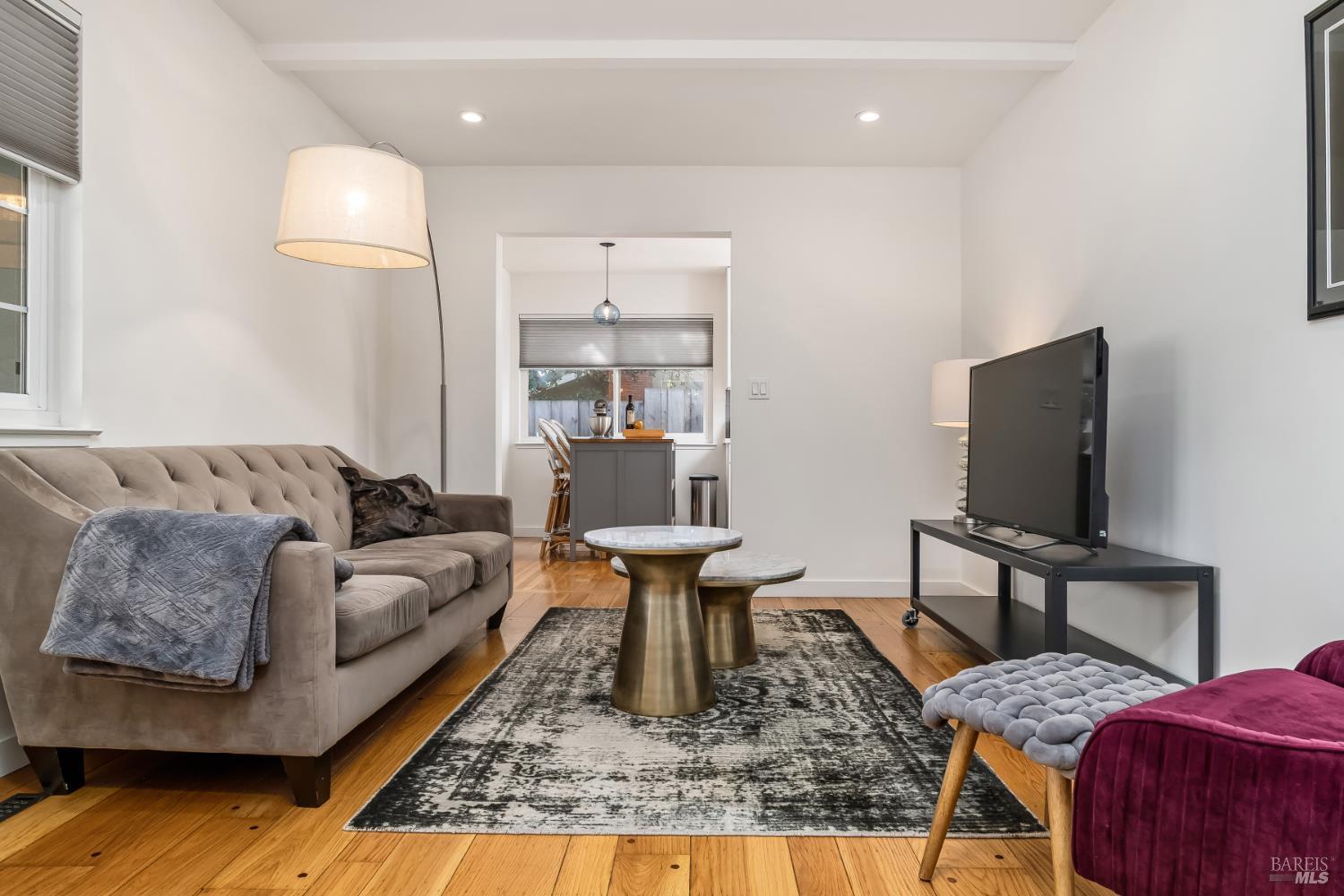 Detail Gallery Image 10 of 20 For 281 San Carlos Way, Novato,  CA 94945 - 3 Beds | 2 Baths