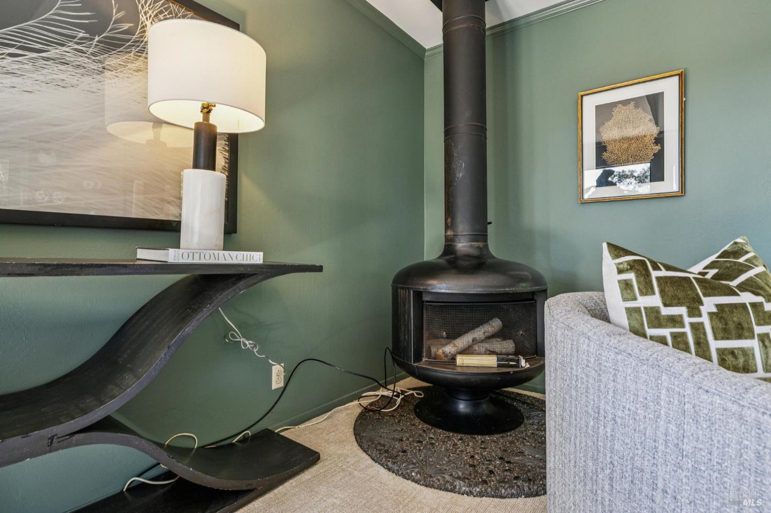 Detail Gallery Image 26 of 61 For 16 Malvino Ct, Tiburon,  CA 94920 - 4 Beds | 2/1 Baths