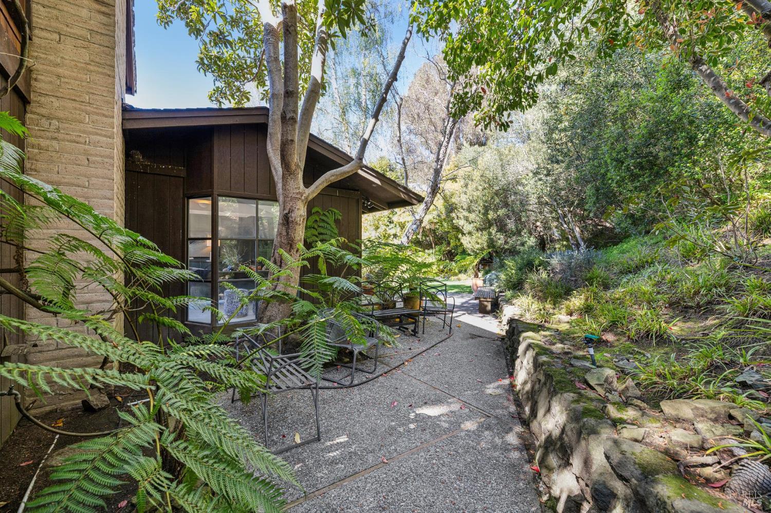 Detail Gallery Image 21 of 61 For 16 Malvino Ct, Tiburon,  CA 94920 - 4 Beds | 2/1 Baths