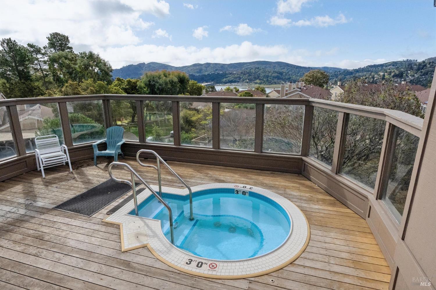 Detail Gallery Image 22 of 24 For 574 Seaver Dr, Mill Valley,  CA 94941 - 1 Beds | 1 Baths