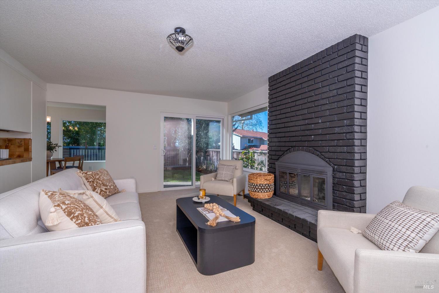 Detail Gallery Image 9 of 37 For 2625 Hidden Valley Dr, Santa Rosa,  CA 95404 - 4 Beds | 2/1 Baths