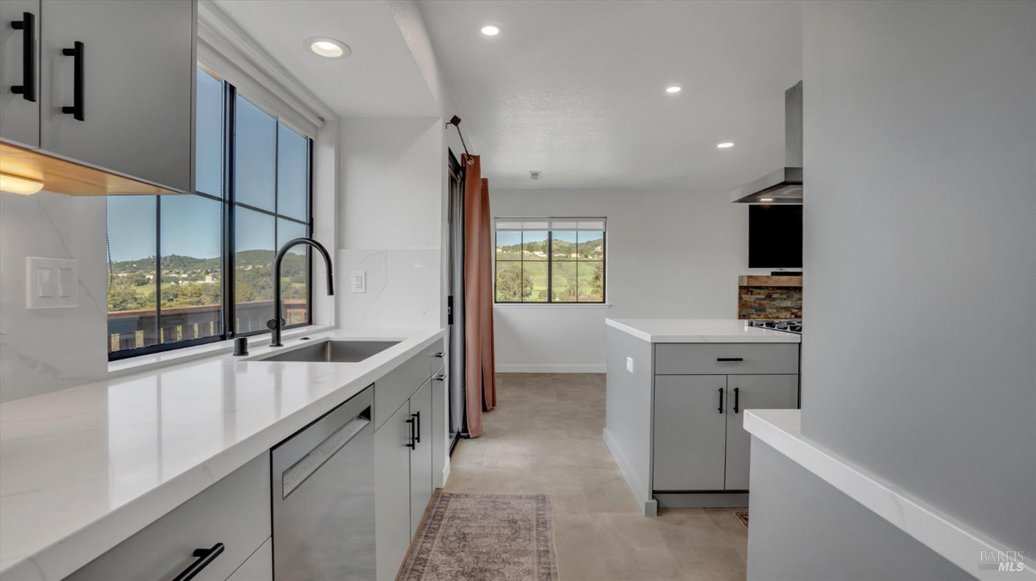 Detail Gallery Image 19 of 57 For 641 Lois Ln, El Sobrante,  CA 94803 - 4 Beds | 2/1 Baths