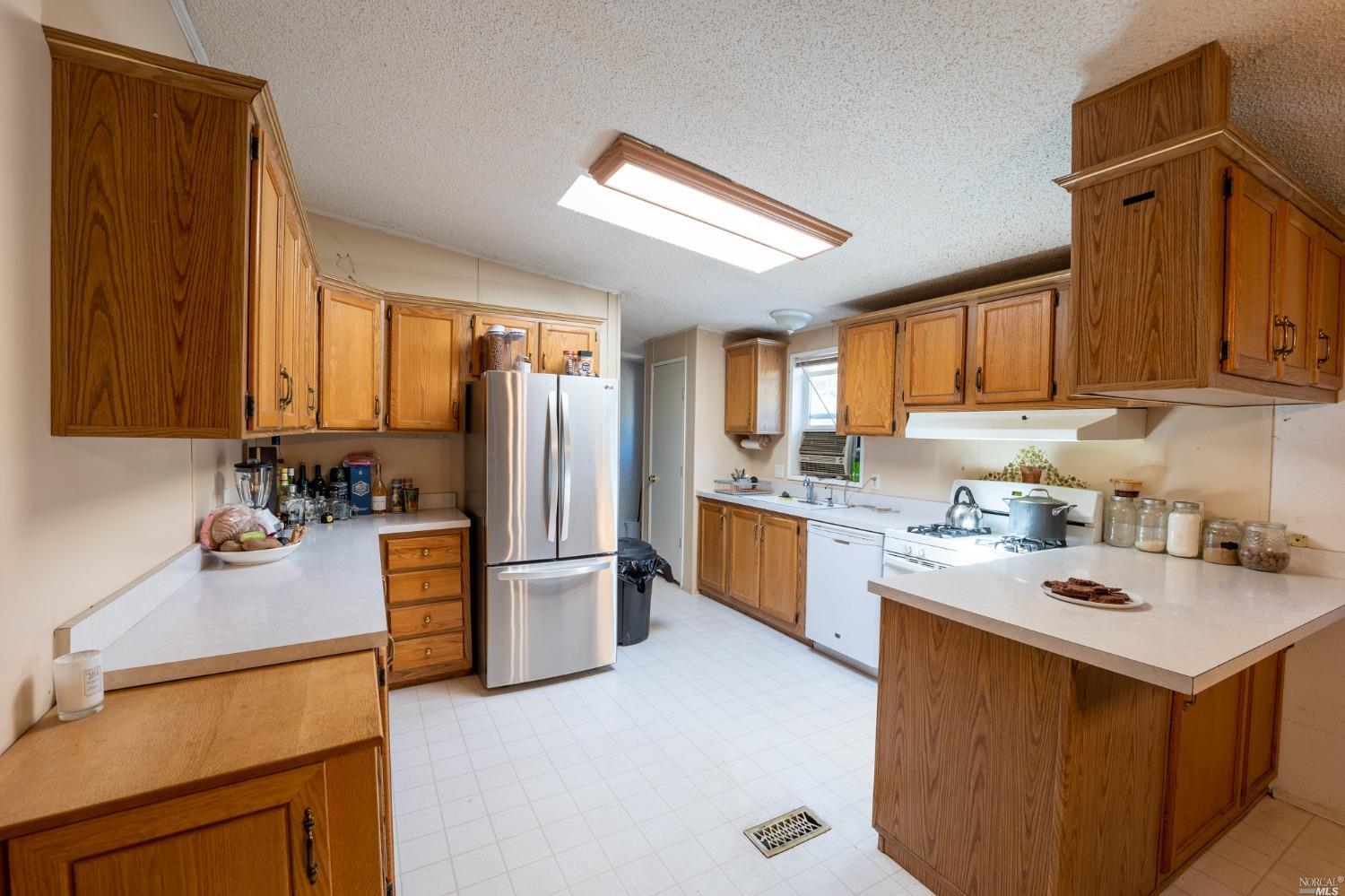 Detail Gallery Image 19 of 37 For 6750 Highway 20 Unkn, Ukiah,  CA 95482 - 4 Beds | 2 Baths