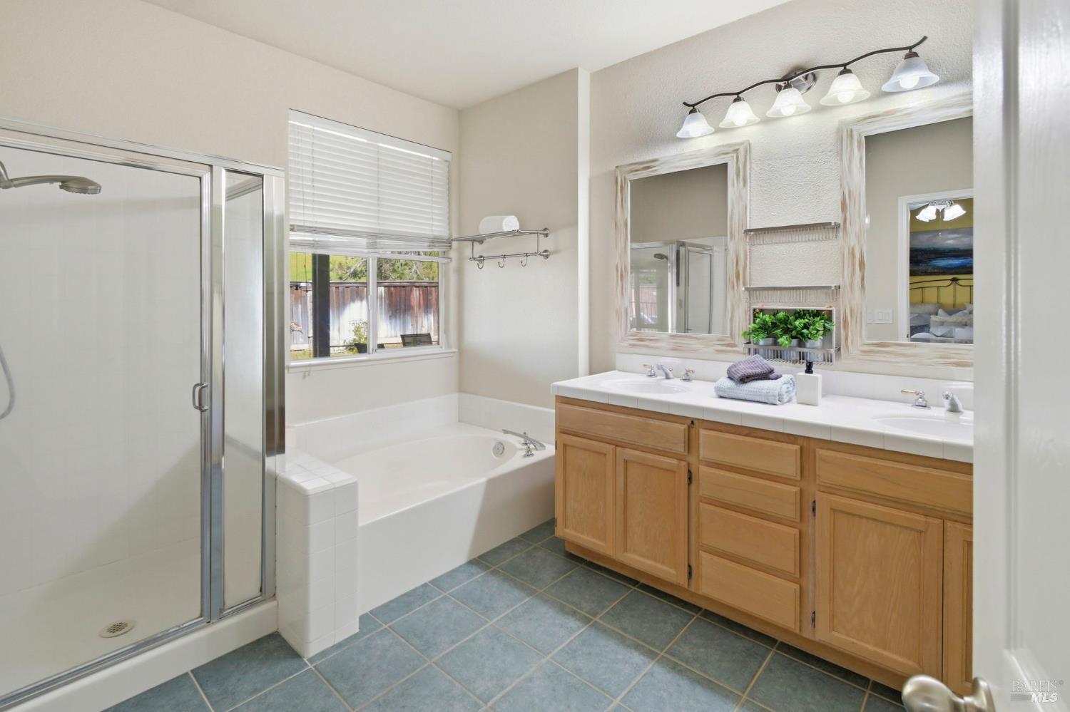 Detail Gallery Image 38 of 51 For 2707 Tuckaway Ct, Fairfield,  CA 94534 - 5 Beds | 3 Baths