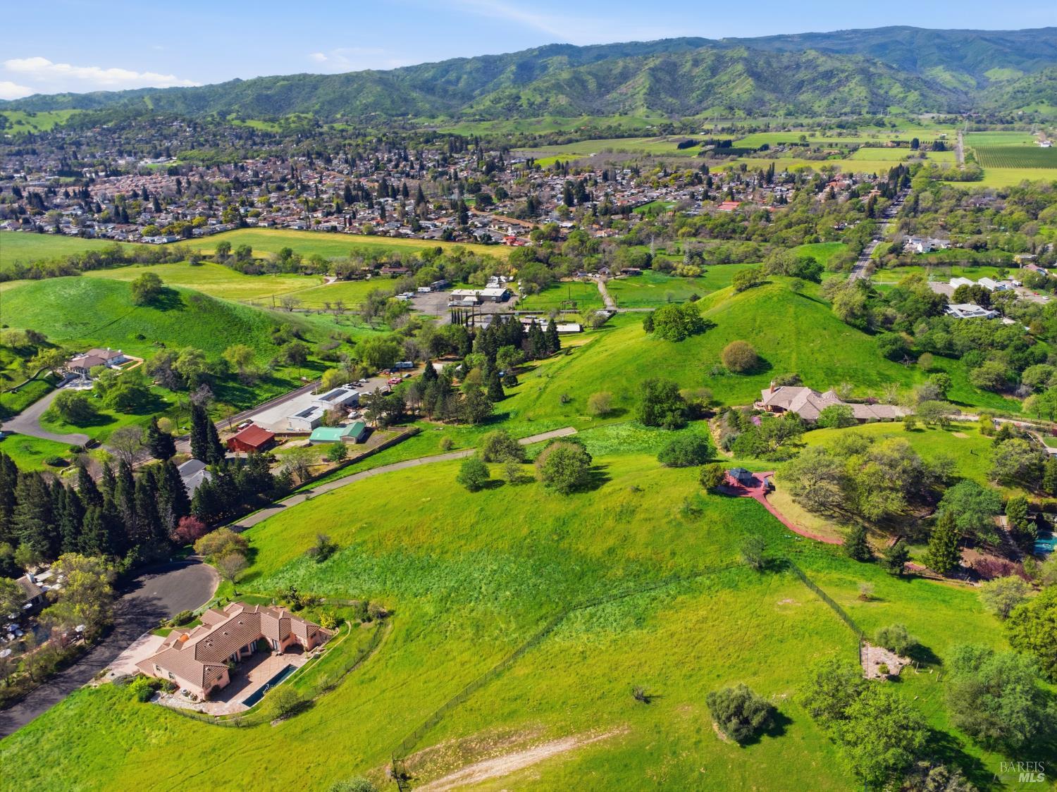 Detail Gallery Image 10 of 12 For 1020 Mulberry Ct, Vacaville,  CA 95688 - – Beds | – Baths