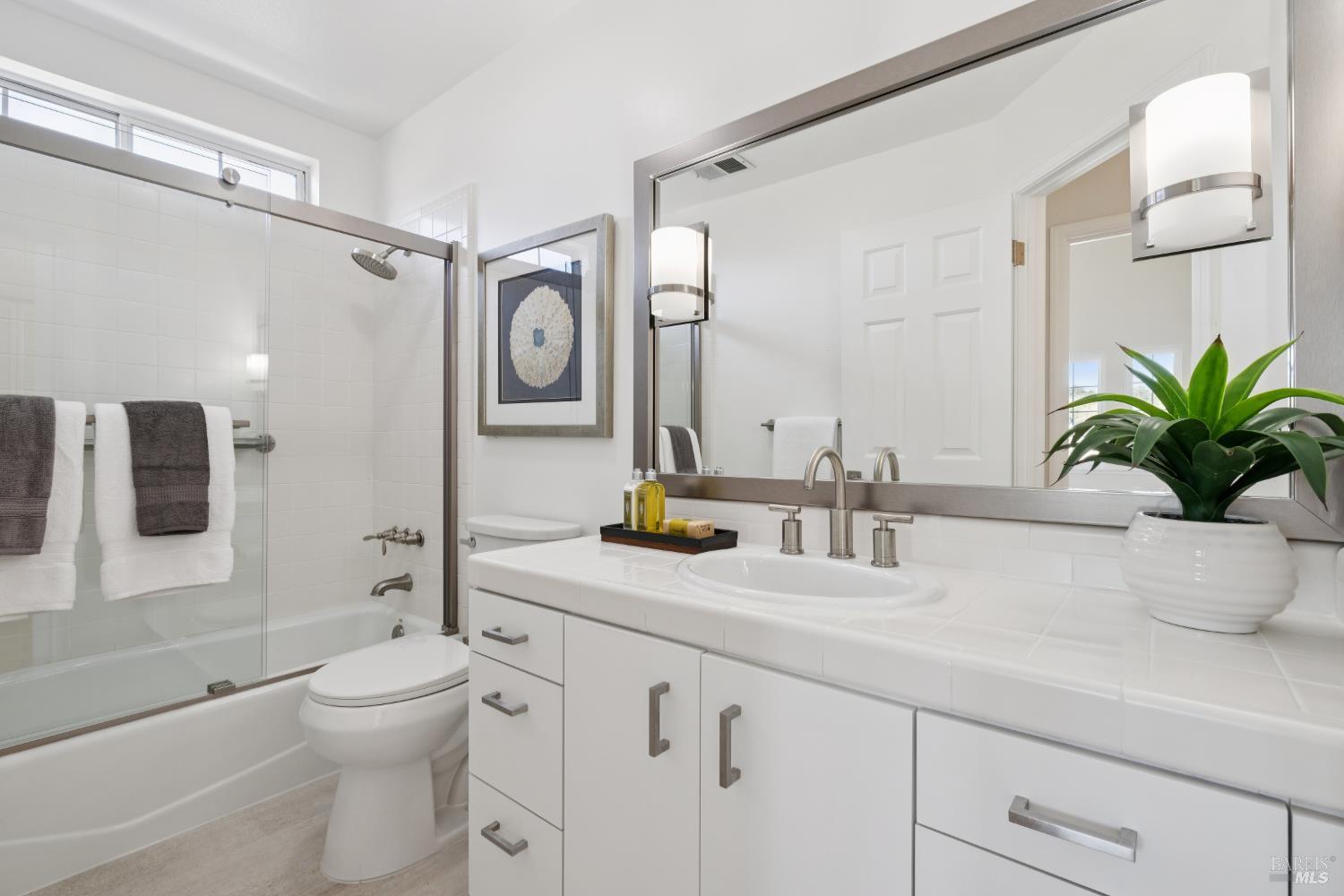 Detail Gallery Image 31 of 47 For 11 Gretchen Pl, Greenbrae,  CA 94904 - 4 Beds | 2/1 Baths