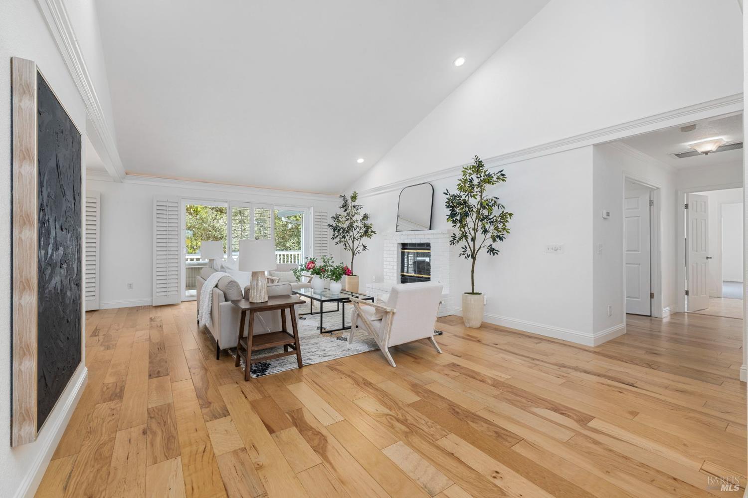 Detail Gallery Image 7 of 61 For 405 Crestridge Pl, Santa Rosa,  CA 95409 - 3 Beds | 2/1 Baths