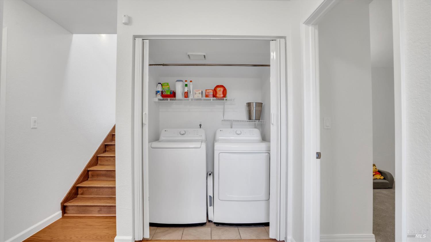 Detail Gallery Image 33 of 57 For 641 Lois Ln, El Sobrante,  CA 94803 - 4 Beds | 2/1 Baths