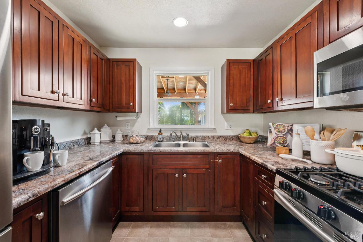 Detail Gallery Image 24 of 71 For 3056 Spring Creek Dr, Santa Rosa,  CA 95405 - 3 Beds | 1 Baths