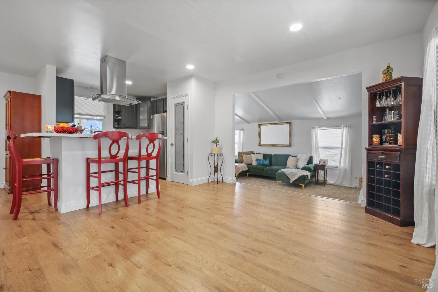 Detail Gallery Image 2 of 13 For 2751 Georgia St, Vallejo,  CA 94591 - 2 Beds | 1 Baths