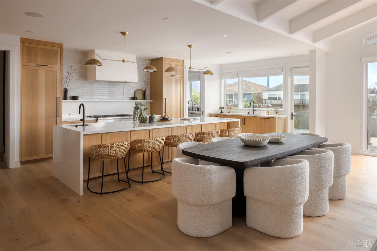 Detail Gallery Image 9 of 53 For 114 Jamaica St, Tiburon,  CA 94920 - 4 Beds | 4/1 Baths