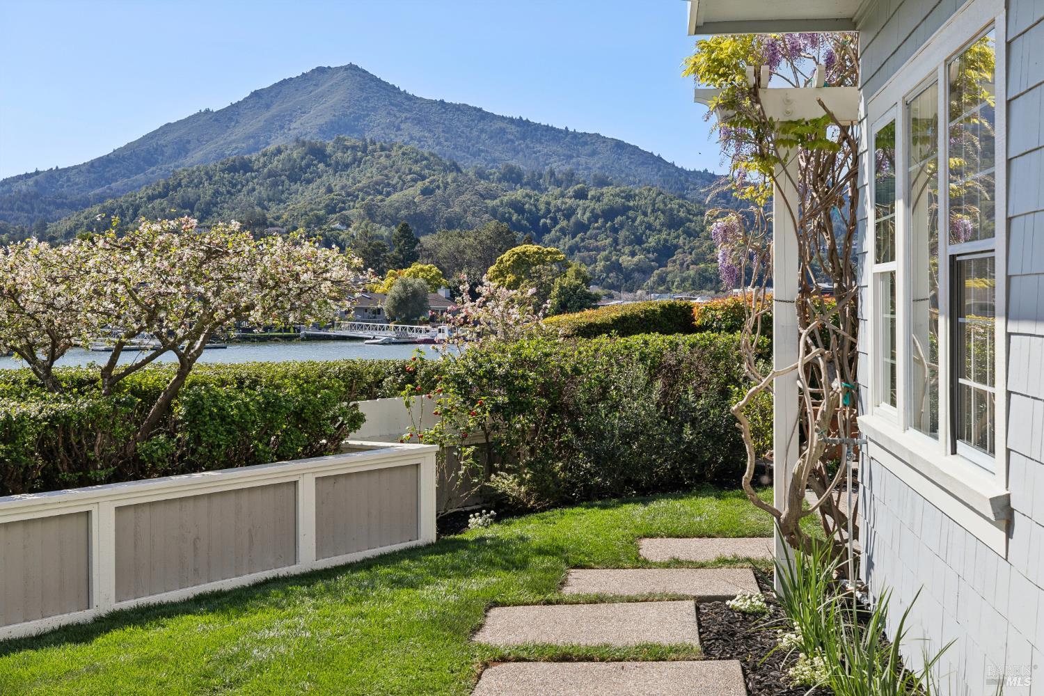 Detail Gallery Image 37 of 47 For 11 Gretchen Pl, Greenbrae,  CA 94904 - 4 Beds | 2/1 Baths