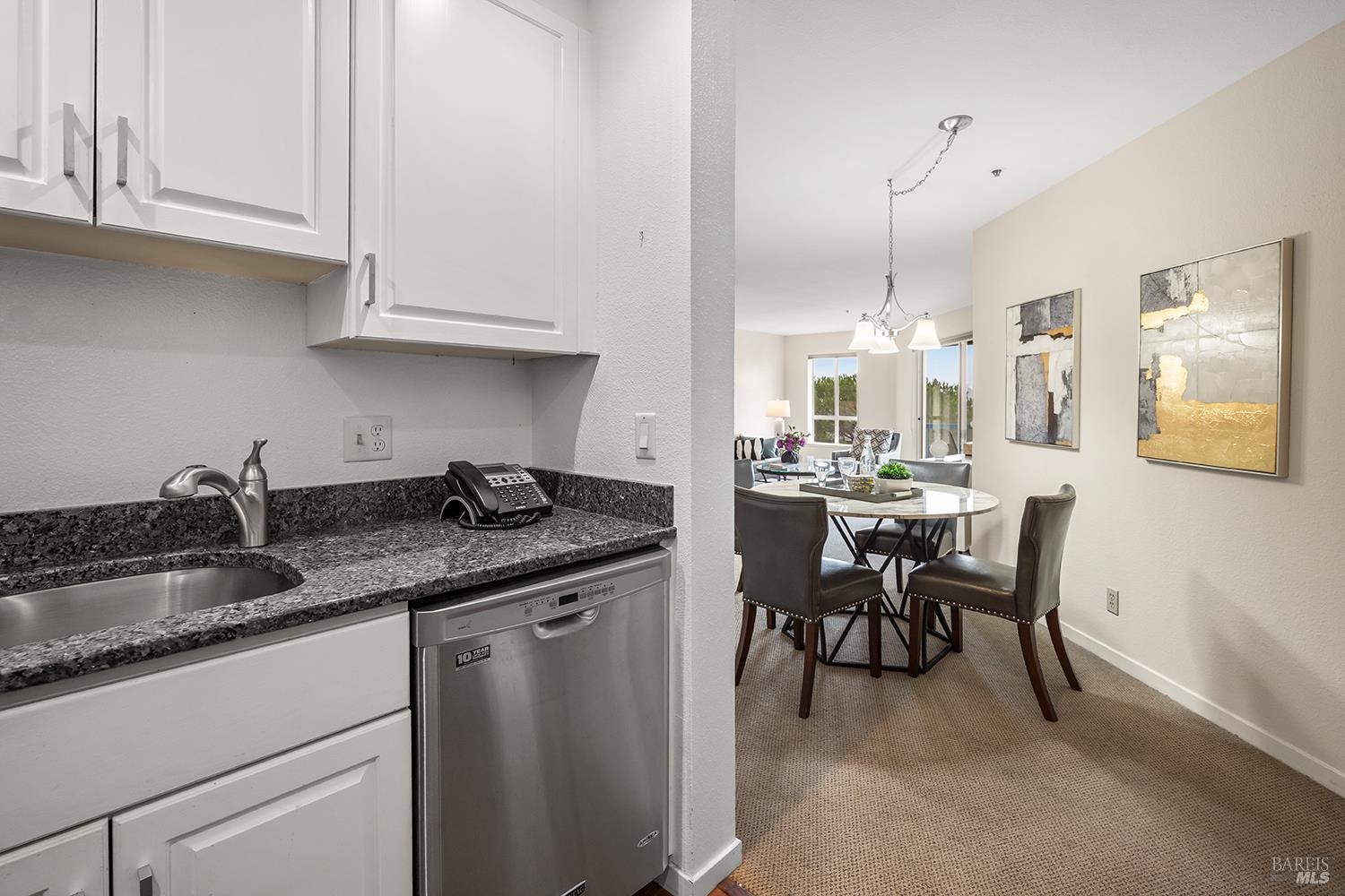 Detail Gallery Image 9 of 34 For 100 Thorndale Dr #353,  San Rafael,  CA 94903 - 1 Beds | 1/1 Baths