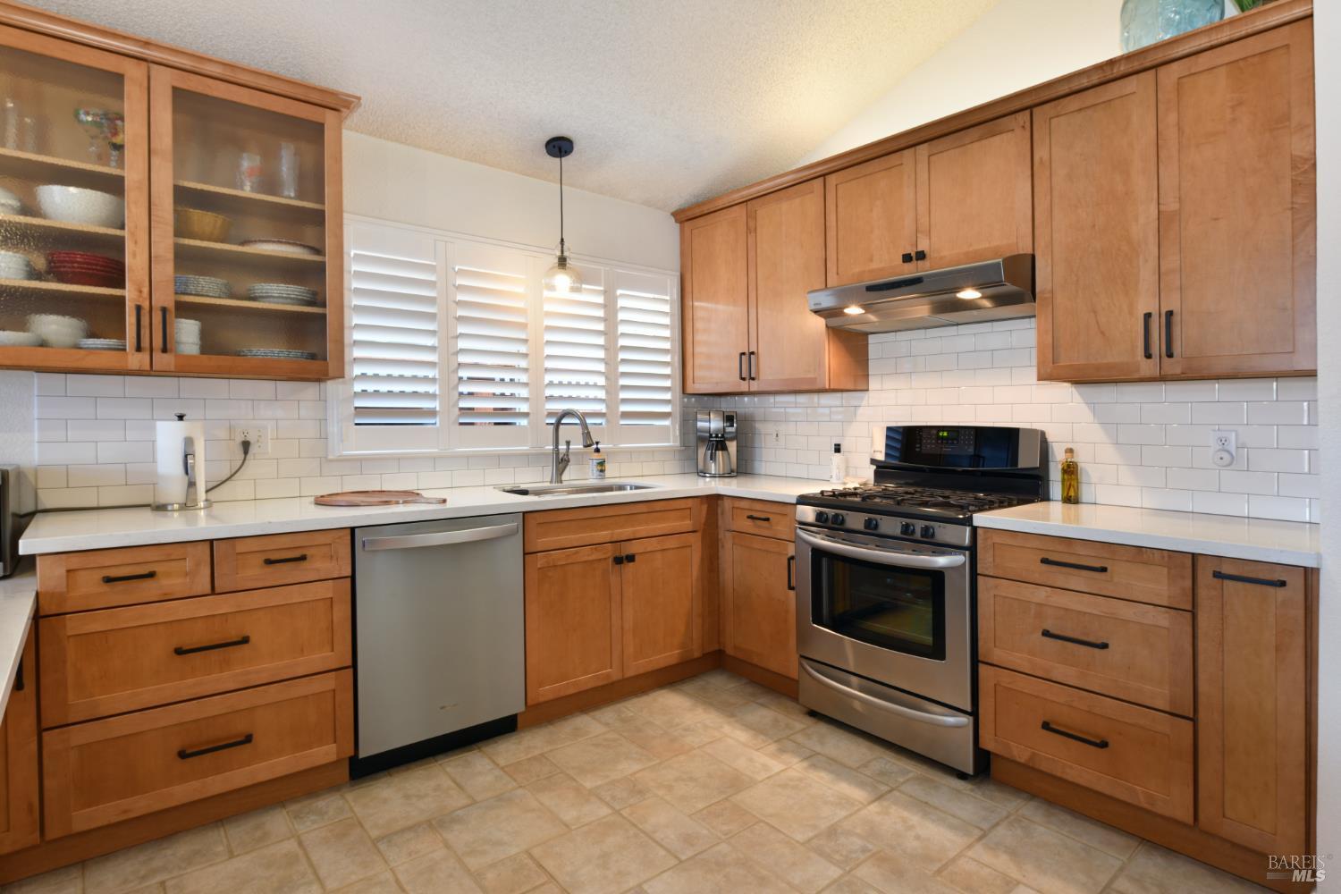 Detail Gallery Image 9 of 28 For 1388 Miramonte Pl, Rohnert Park,  CA 94928 - 3 Beds | 2 Baths