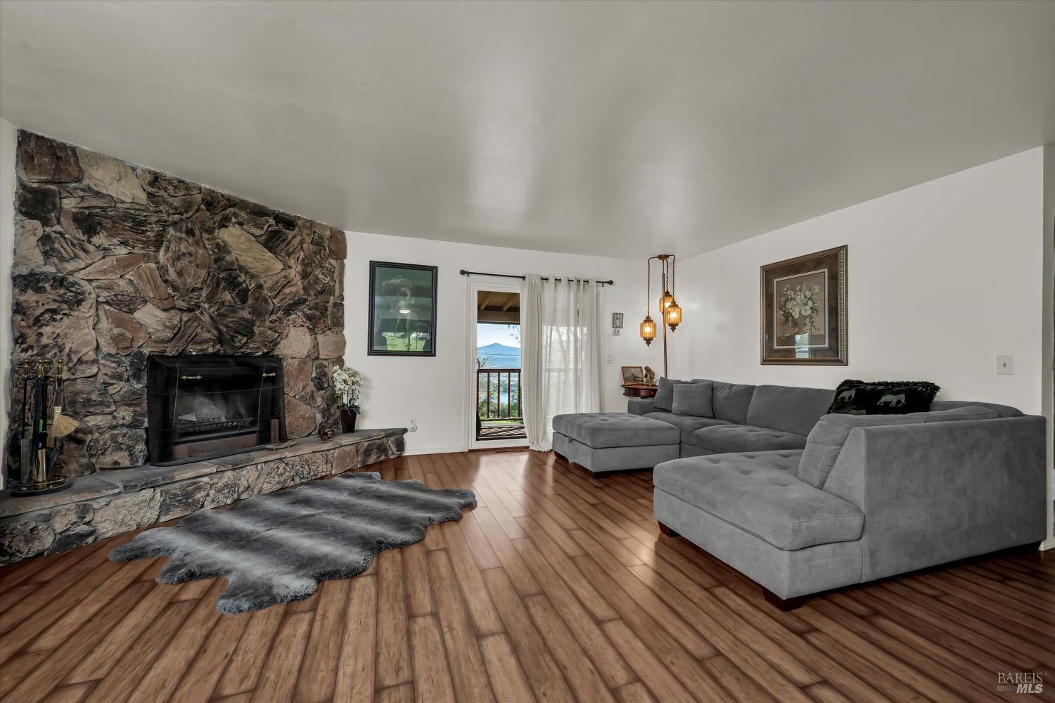 Detail Gallery Image 3 of 27 For 16593 Buckhorn Rd, Hidden Valley Lake,  CA 95467 - 2 Beds | 2 Baths