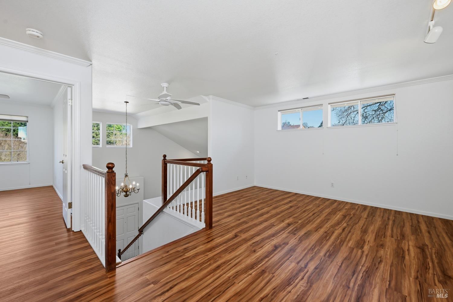 Detail Gallery Image 17 of 31 For 1005 Se Woodlake Dr, Santa Rosa,  CA 95405 - 3 Beds | 2/1 Baths