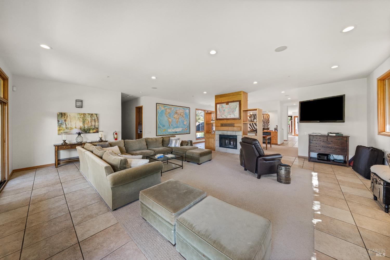 Detail Gallery Image 34 of 45 For 8 Circle Rd, San Rafael,  CA 94903 - 10 Beds | 6/1 Baths