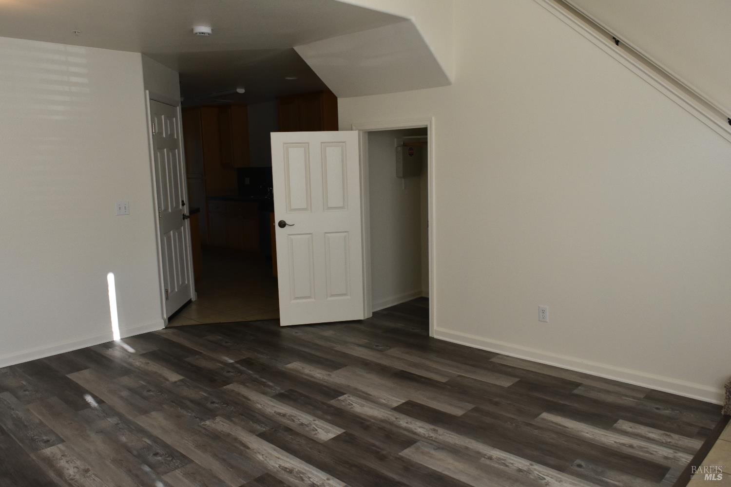 Detail Gallery Image 6 of 35 For 112 Treadway Ct, Cloverdale,  CA 95425 - 2 Beds | 2 Baths